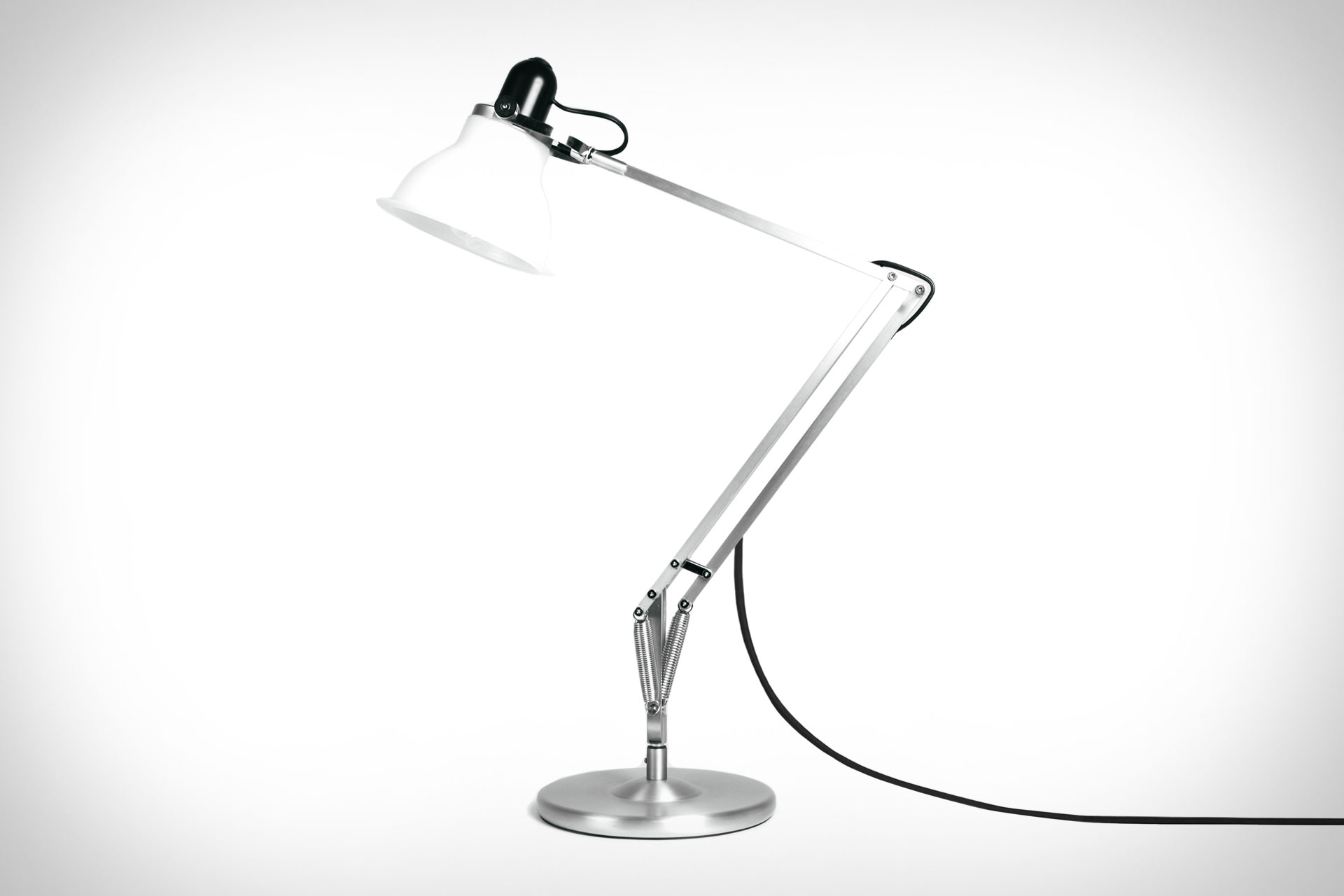 アングルポイズ 1228デスクランプ | Uncrate