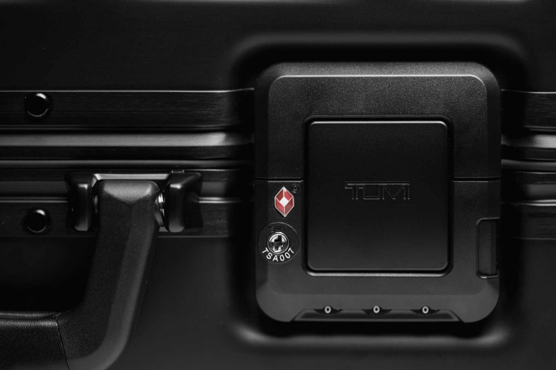 new tumi suitcase locked
