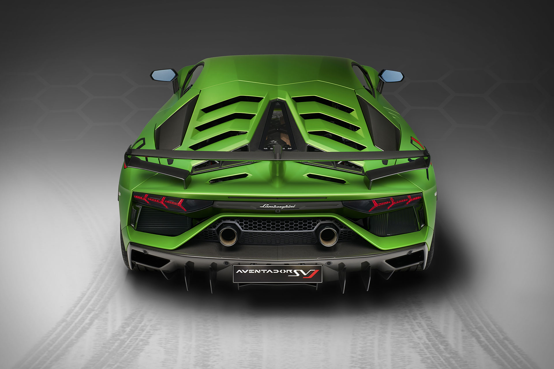 ランボルギーニ アヴェンタドール SVJ クーペ | Uncrate