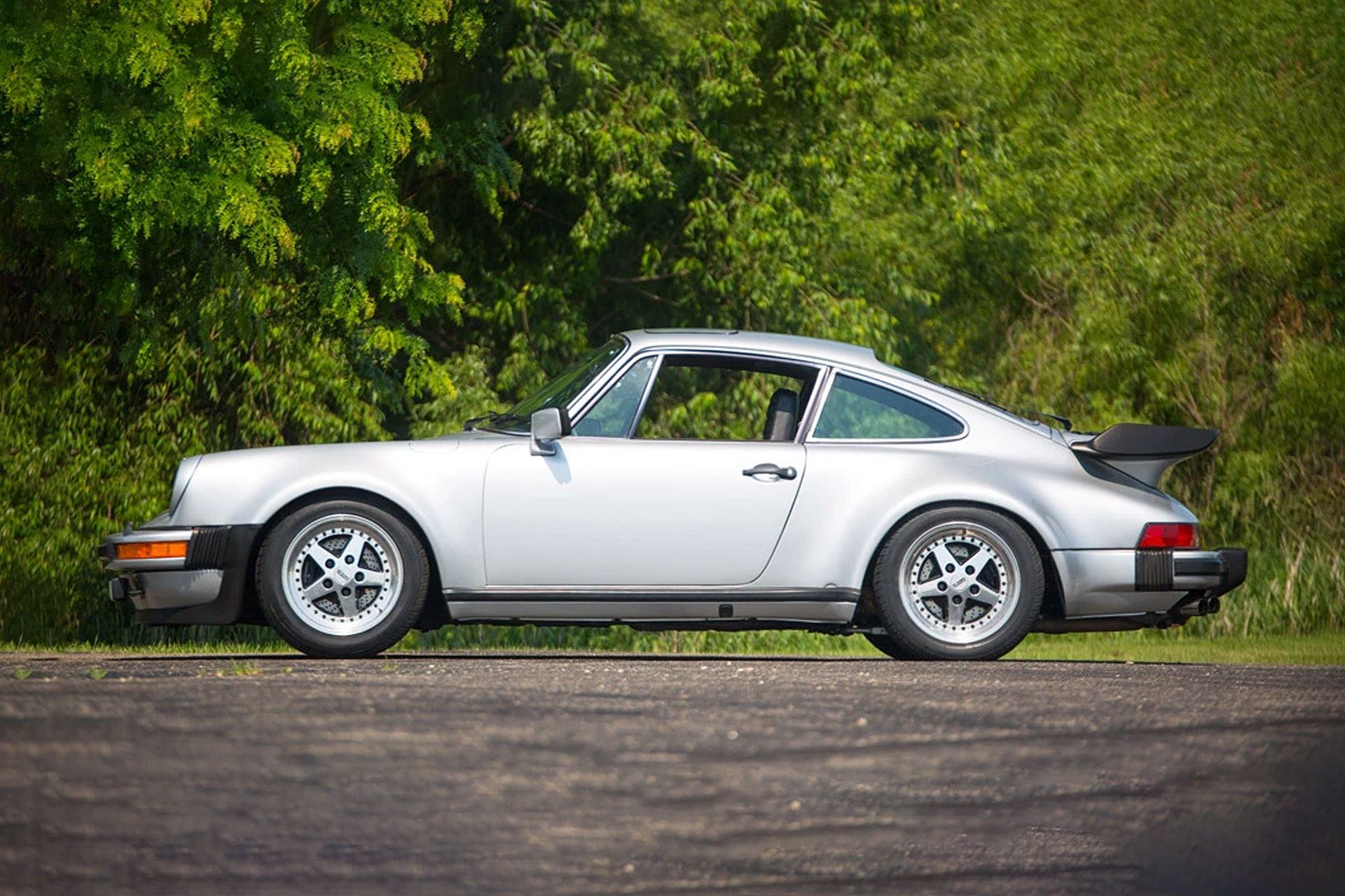 Walter Payton's 1979 Porsche 930 Turbo Coupe | Uncrate