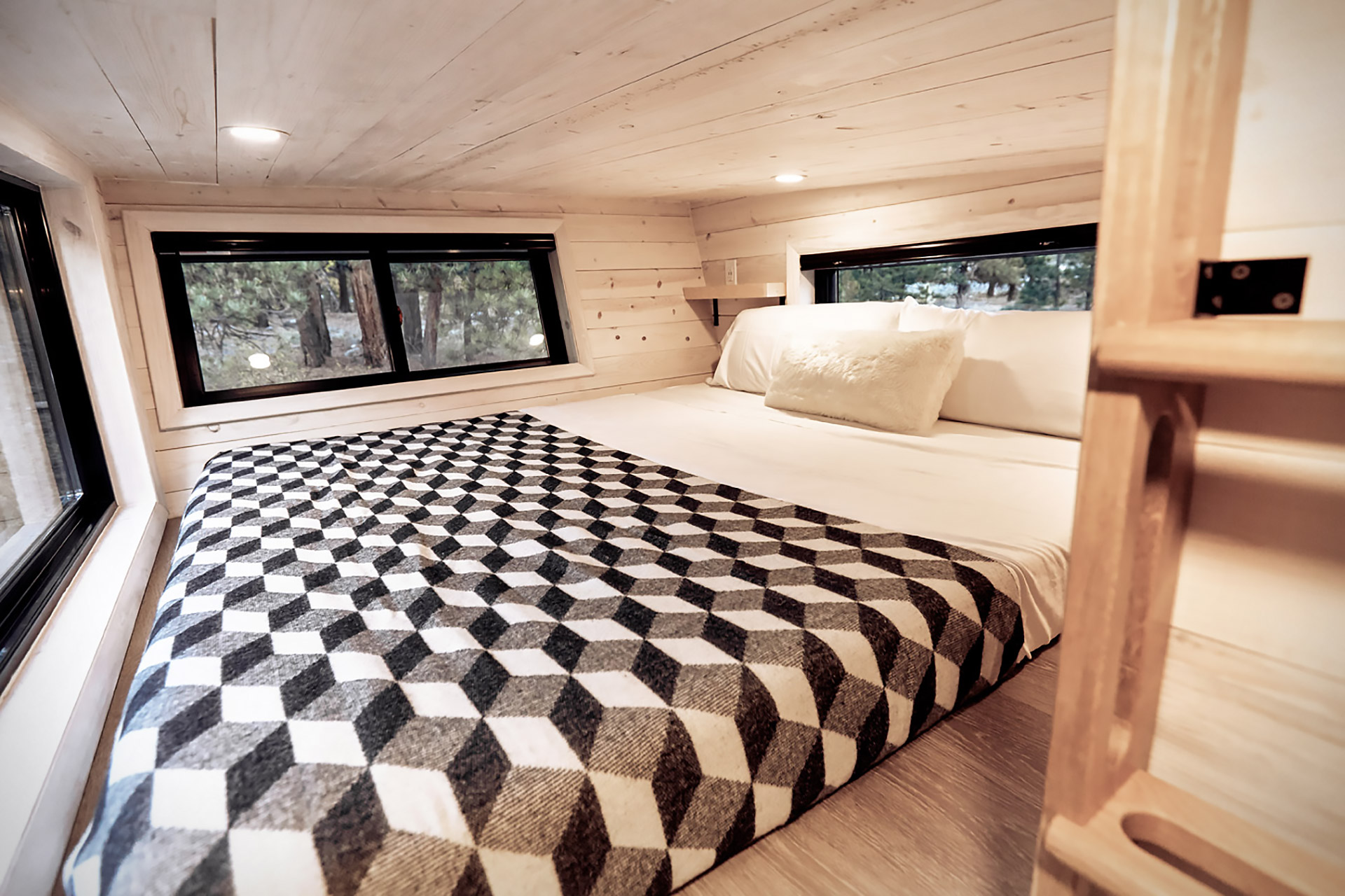 Land Ark Draper RV Uncrate