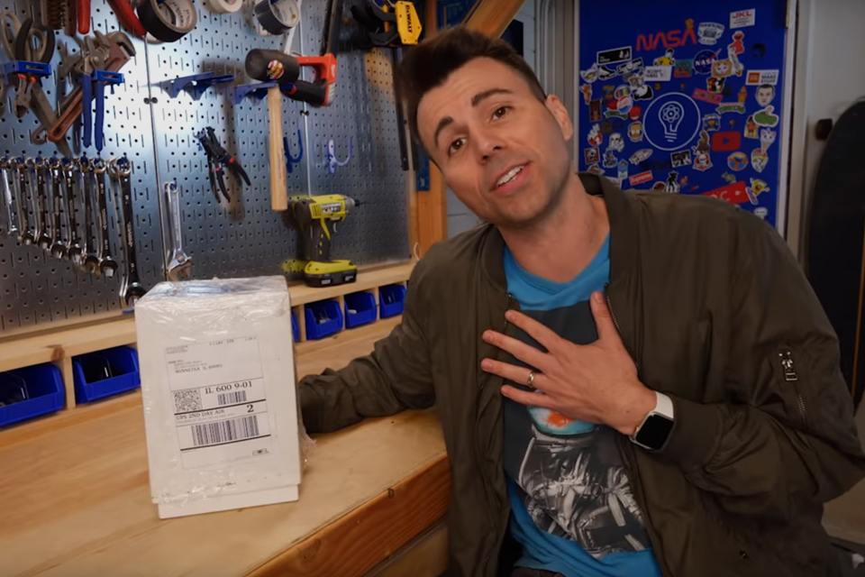 Glitter Bombing a Package Thief Uncrate