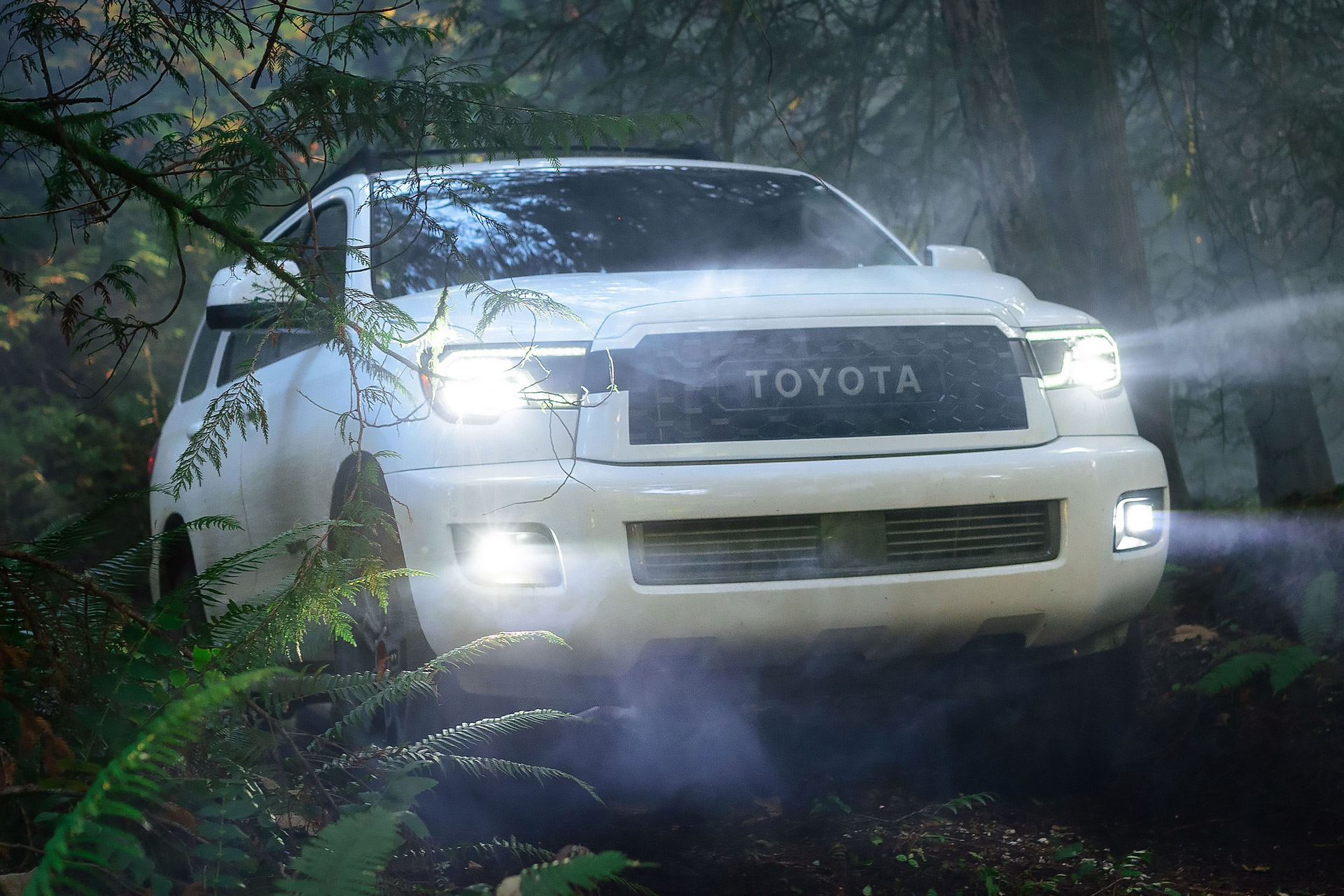 Внедорожник Toyota Sequoia TRD Pro 2020 года