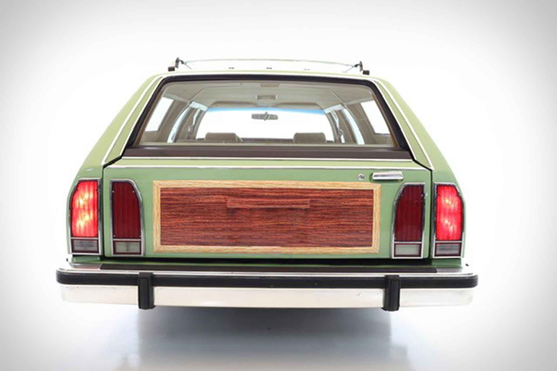 National Lampoons Vacation Station Wagon Uncrate 