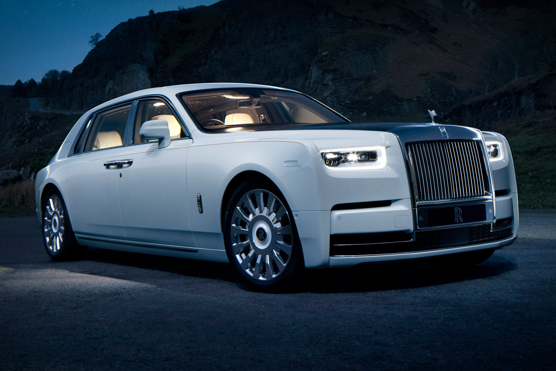 Седан Rolls-Royce Phantom Tranquility 2019 года