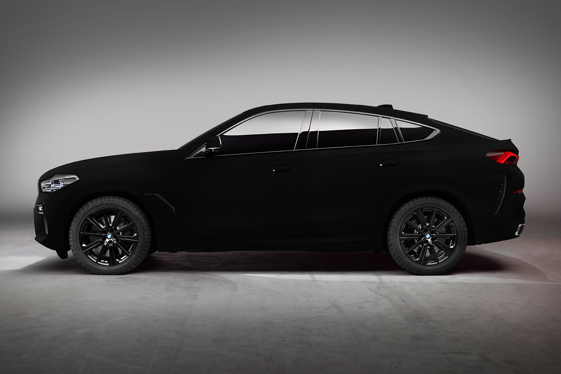 Bmw vantablack x6