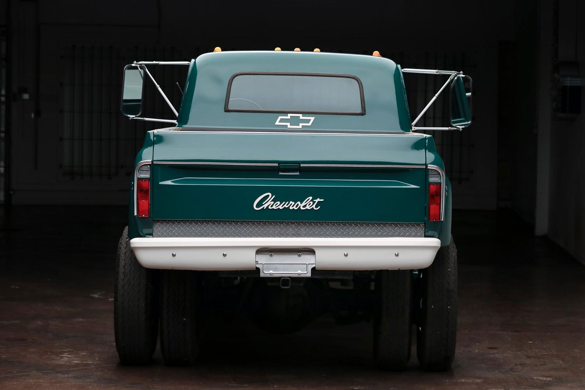 1972 シボレー C10 エアサス / 1972 chevy C10 air ride - YouTube