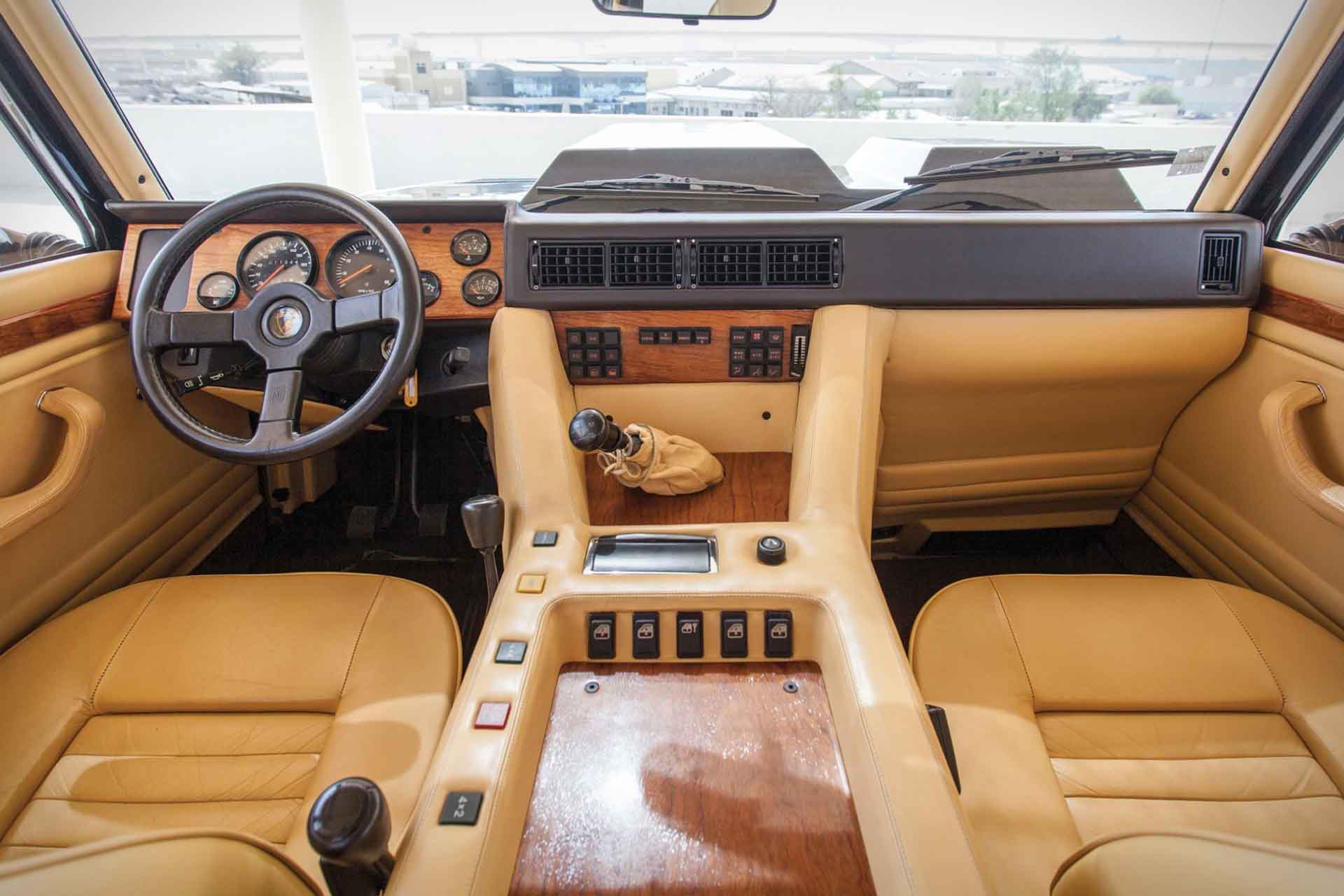 Lamborghini lm002