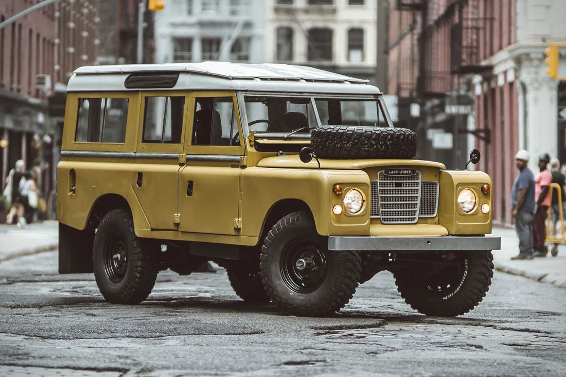 1975 Land Rover Series III 109 SUV | Uncrate