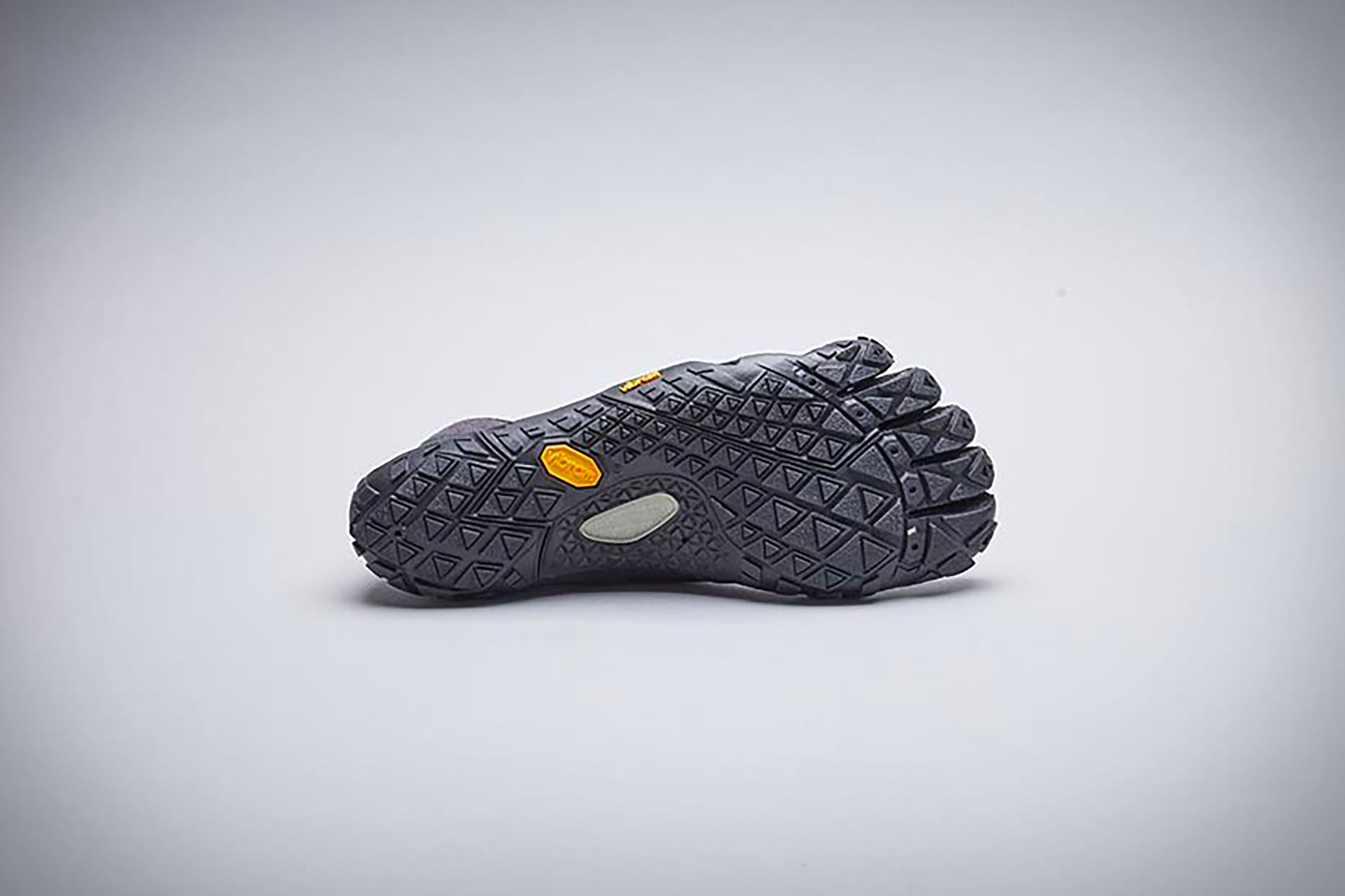Suicoke x Vibram FiveFingersシューズ | Uncrate