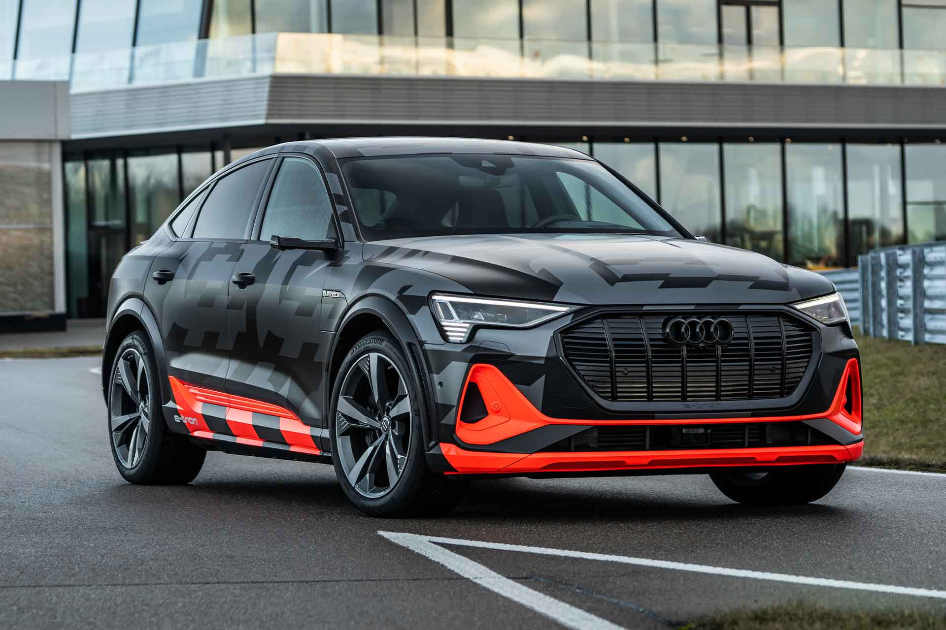 Модели Audi e-tron S