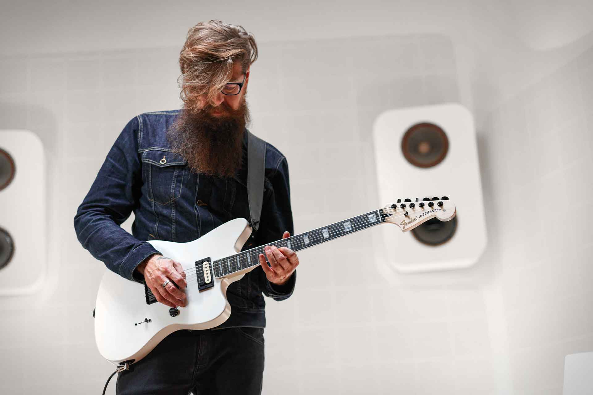 Fender Jim Root Jazzmaster V4ギター | Uncrate