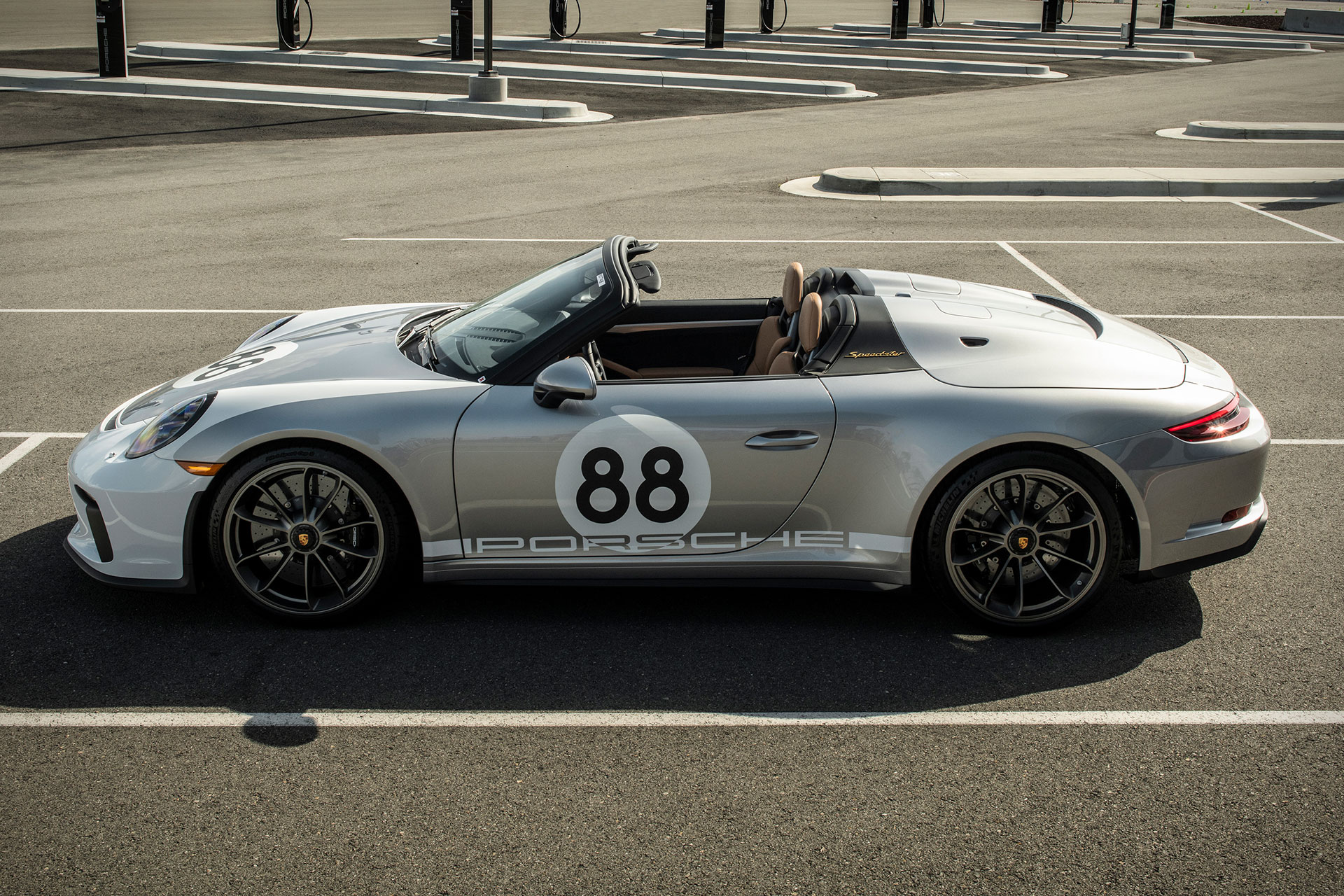 2019ポルシェ911ヘリテージデザインスピードスター | Uncrate
