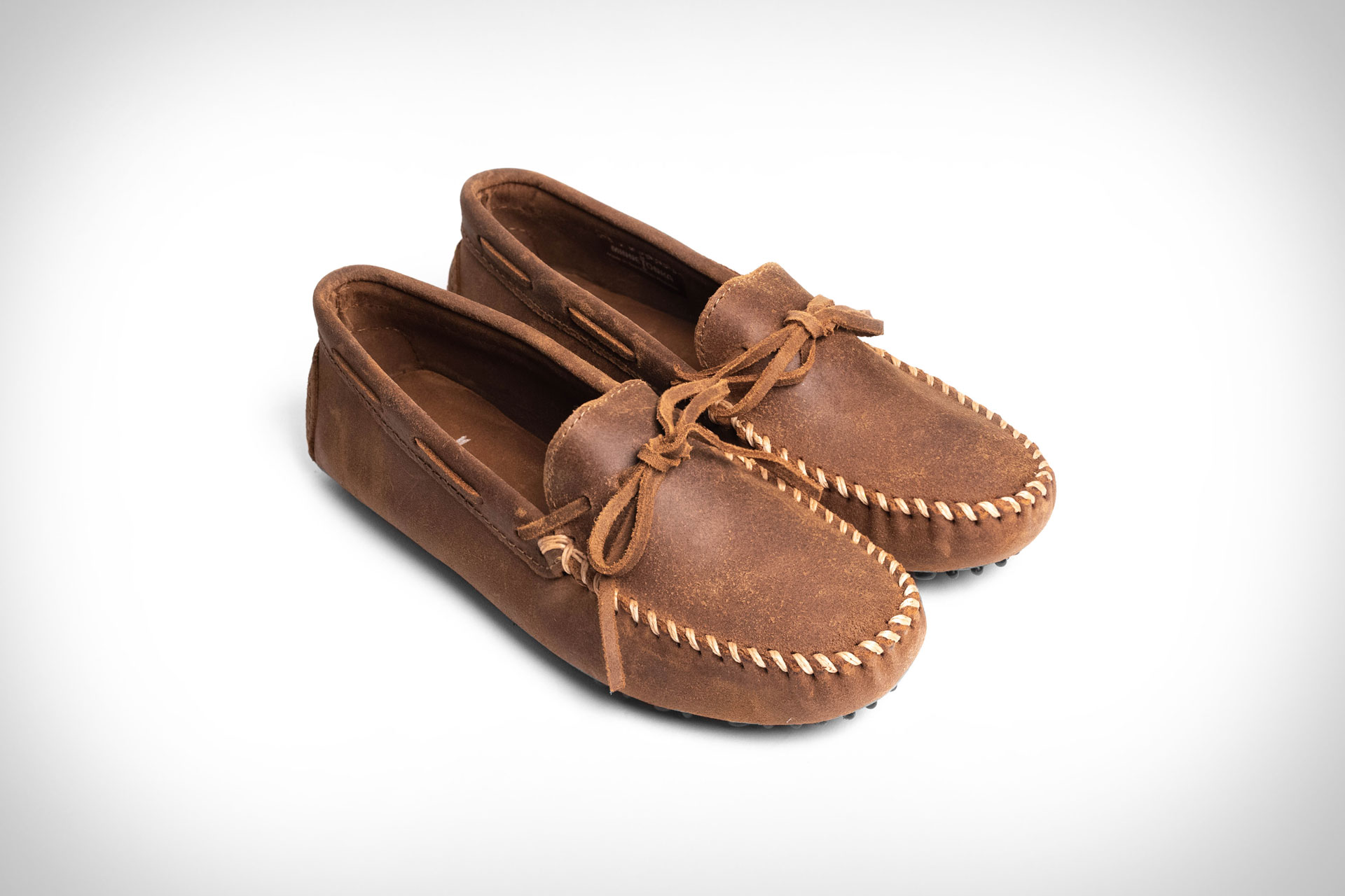 minnetonka classic driving shoe