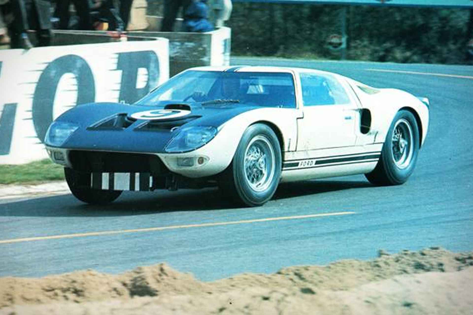 ペプシ100年記念フォード40’Sカー 1964フォードGT40プロトタイプクーペ | Uncrate