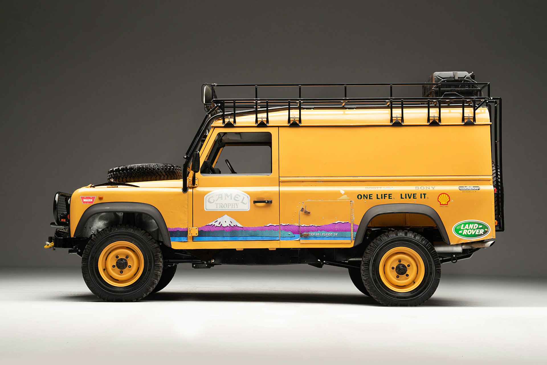 Range rover camel trophy