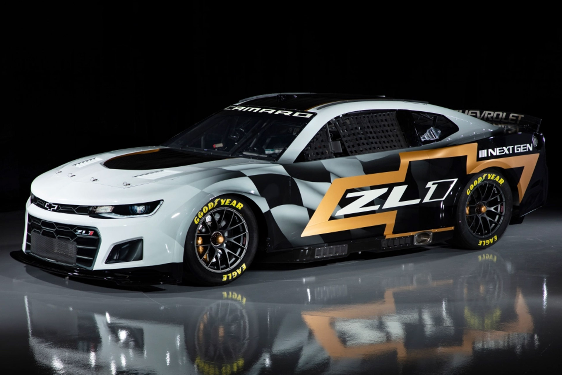 2022-nascar-next-gen-race-cars-uncrate