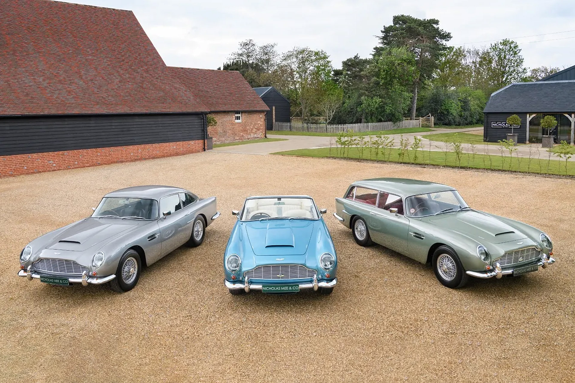 Коллекция иконок Aston Martin DB5 Vantage 1965 года
