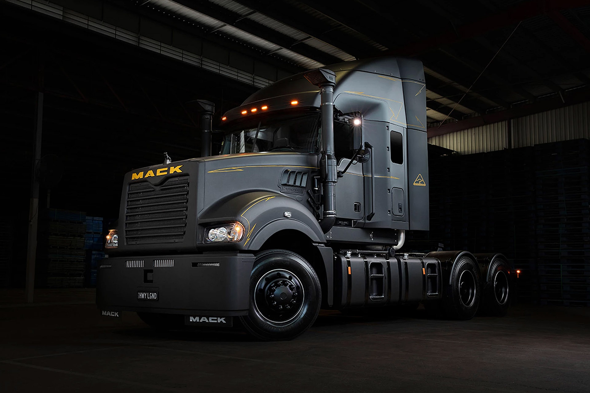 Mack Trucks x Drizabone Super-Liner Semi
