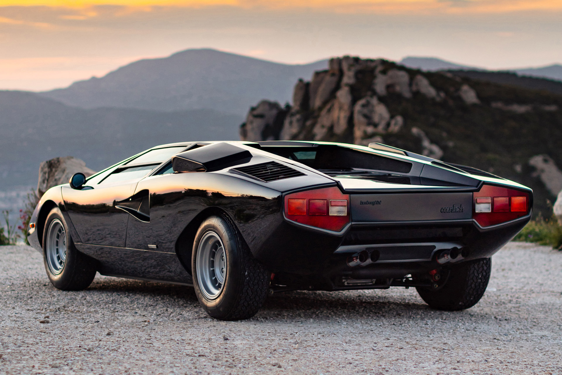 1975ランボルギーニカウンタックLP400ペリスコピオクーペ | Uncrate