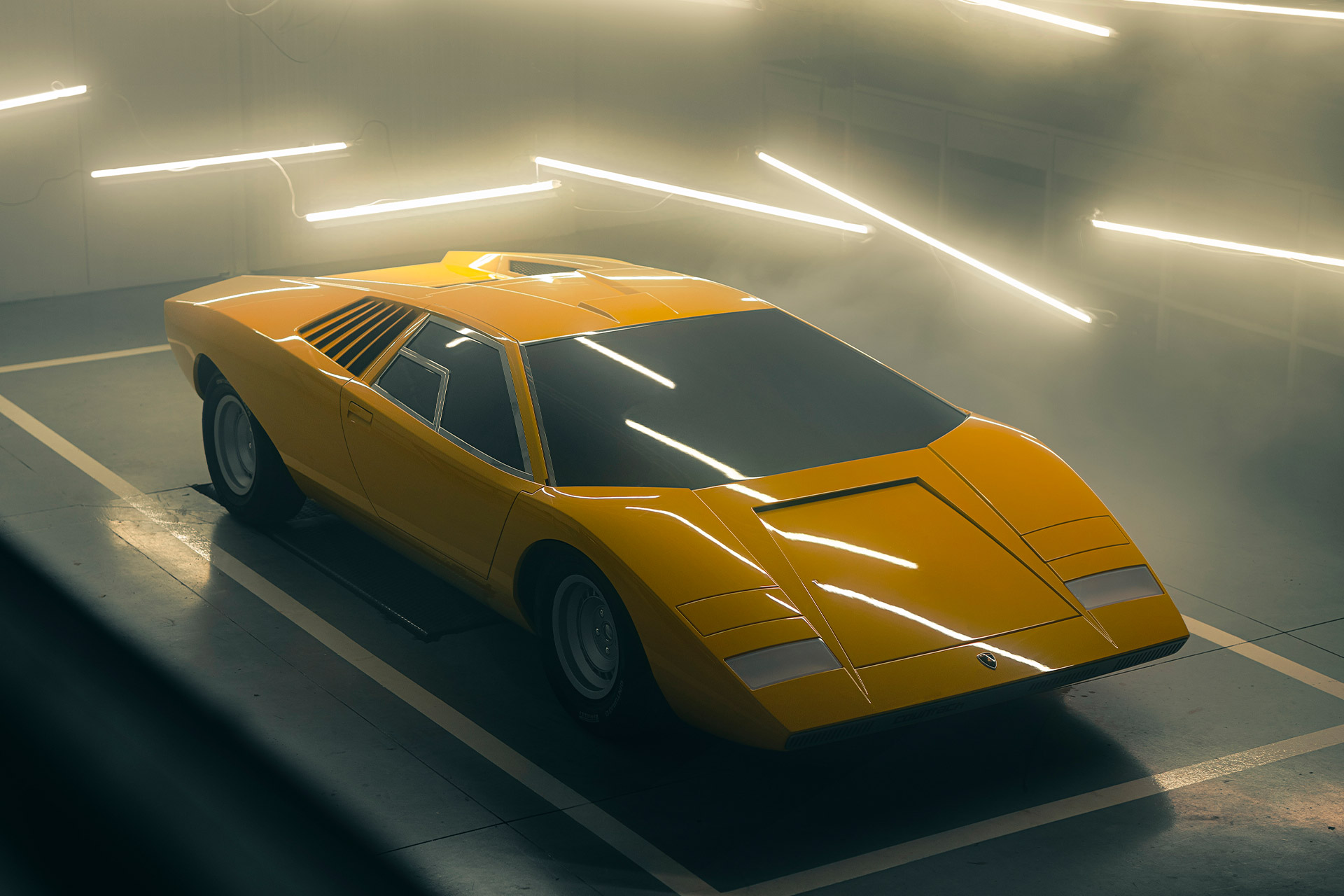 1971年ランボルギーニカウンタックLP500再建 | Uncrate