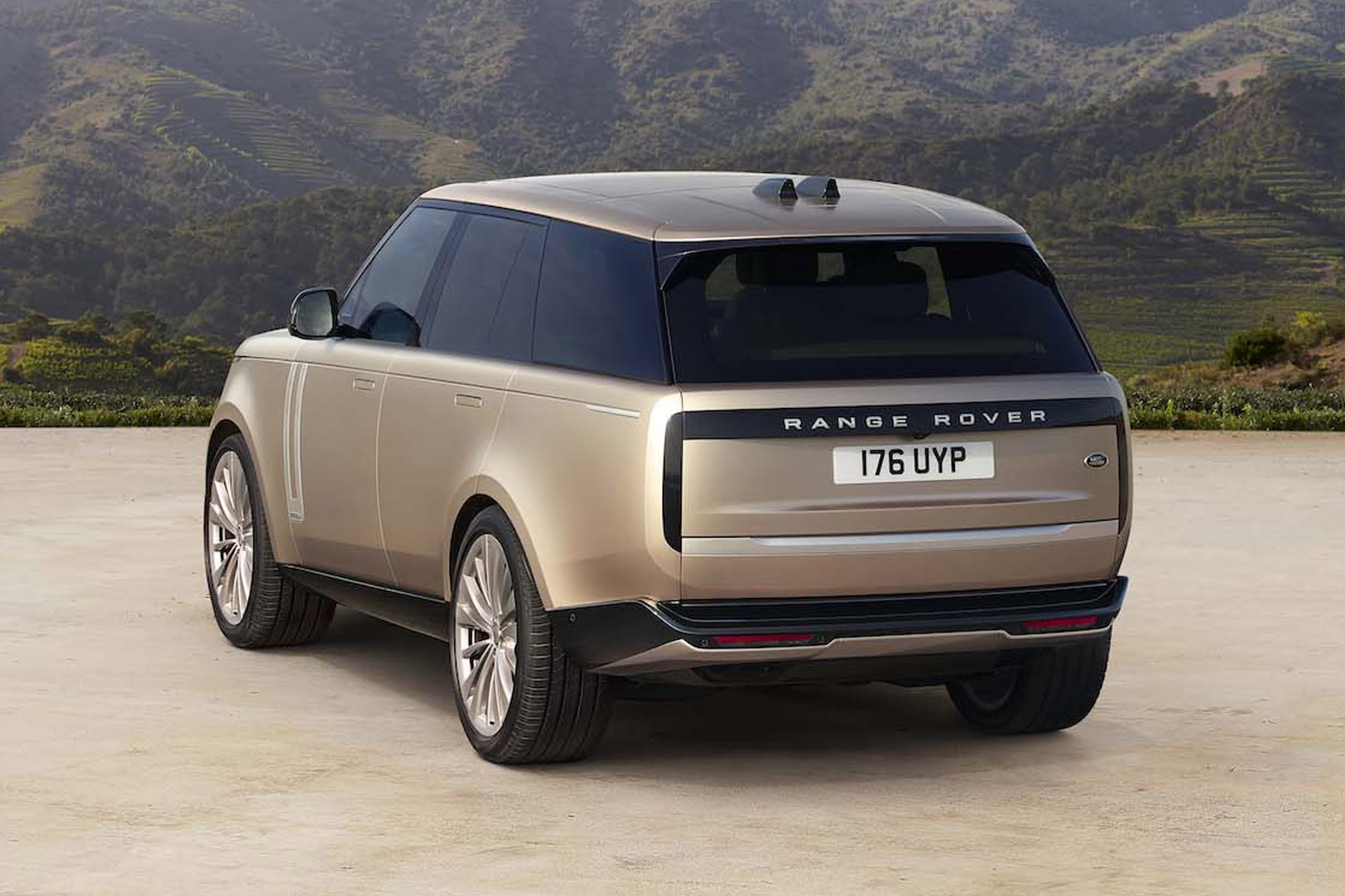 [High Resolution] 2023 Range Rover Markup
