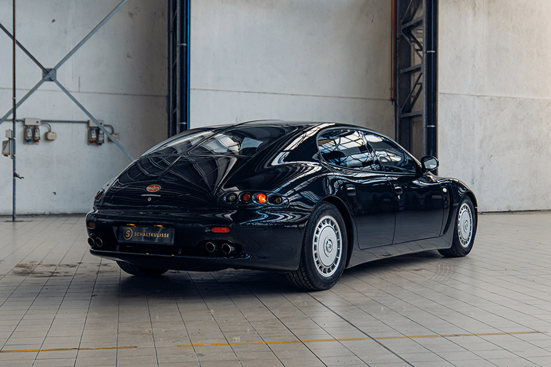 ブガッティ ブガッティ幻の4ドアセダン「EB112」、その数奇な運命とは