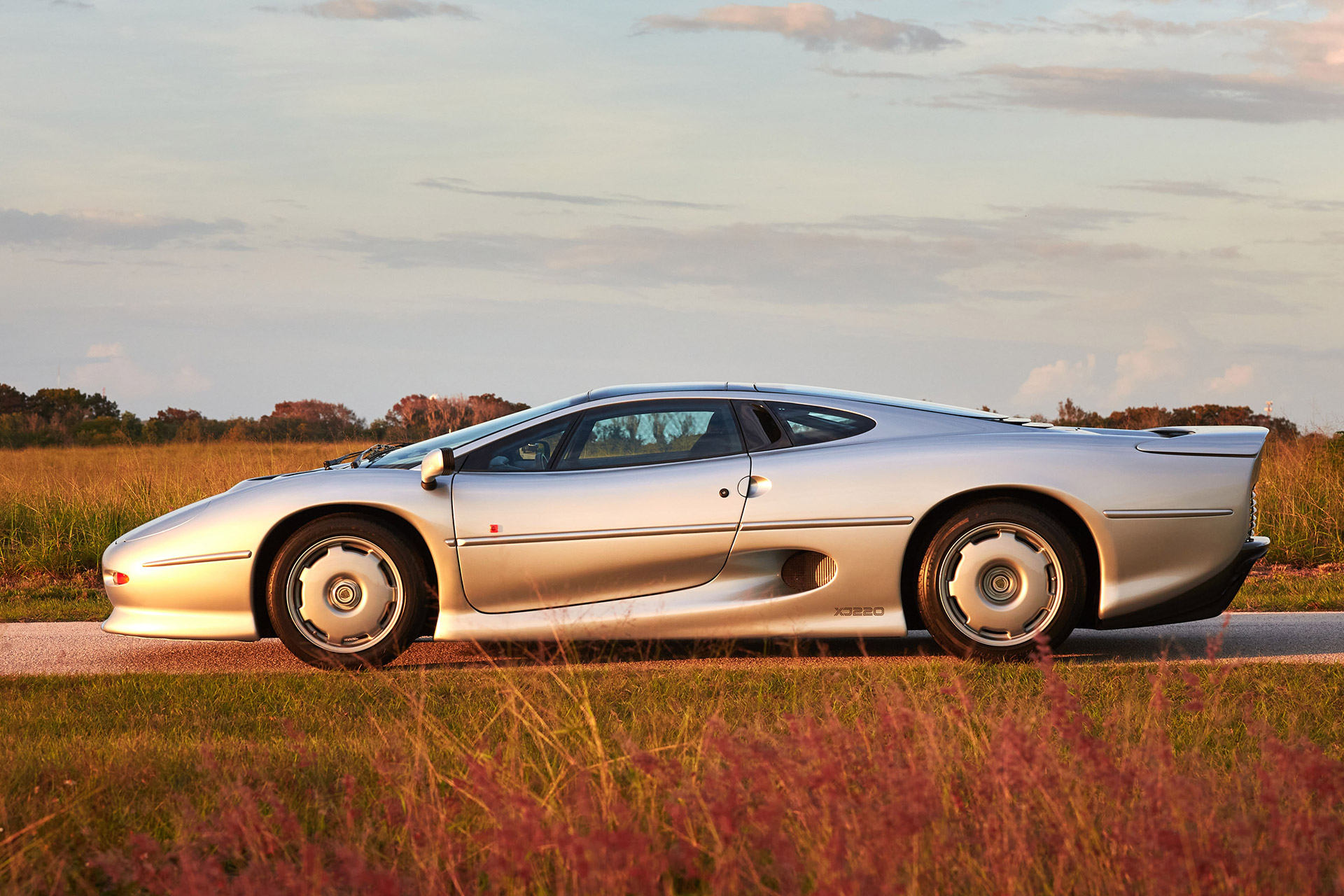 1993 Jaguar XJ220 Coupe Uncrate