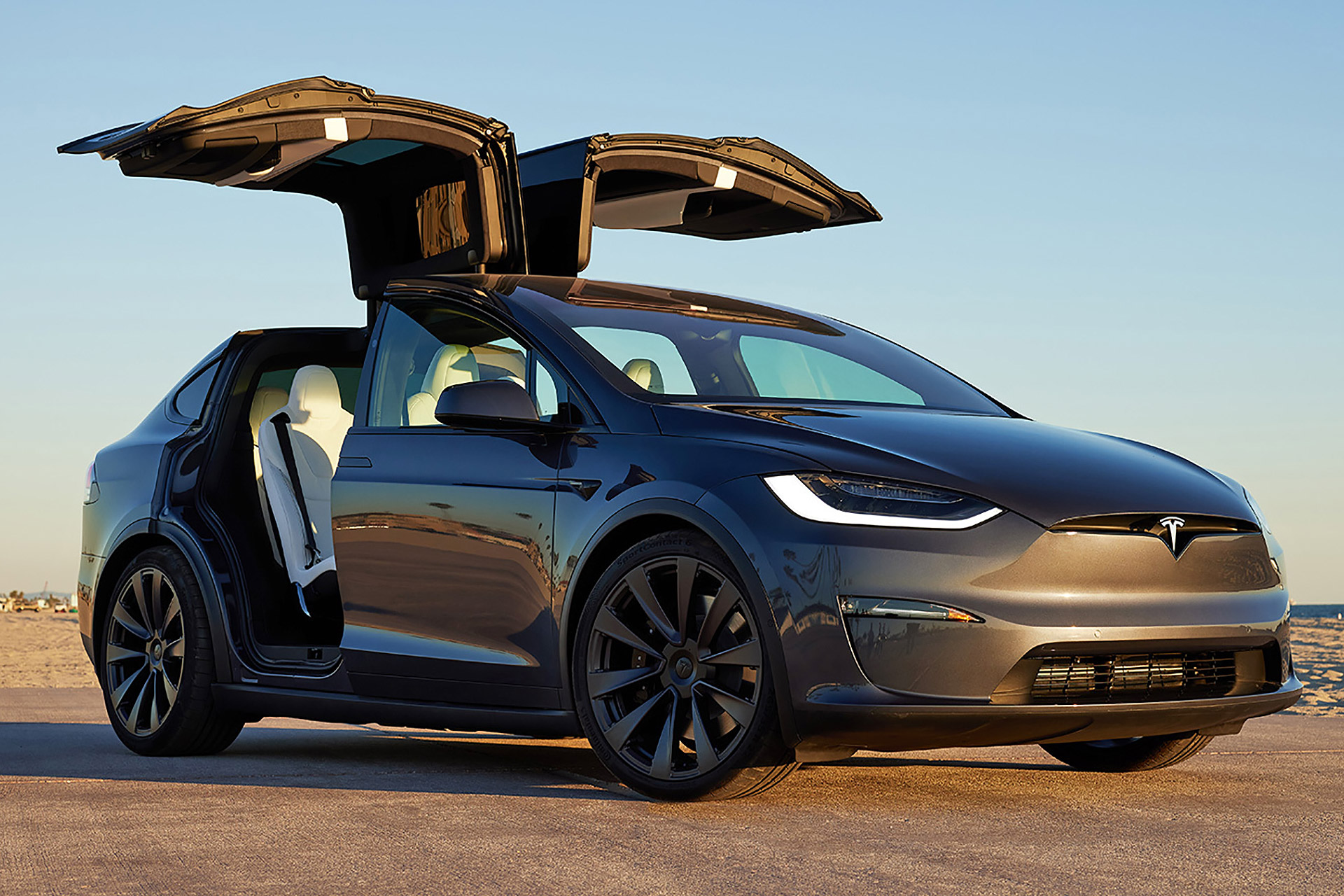 Плед Tesla Model X 2022 года