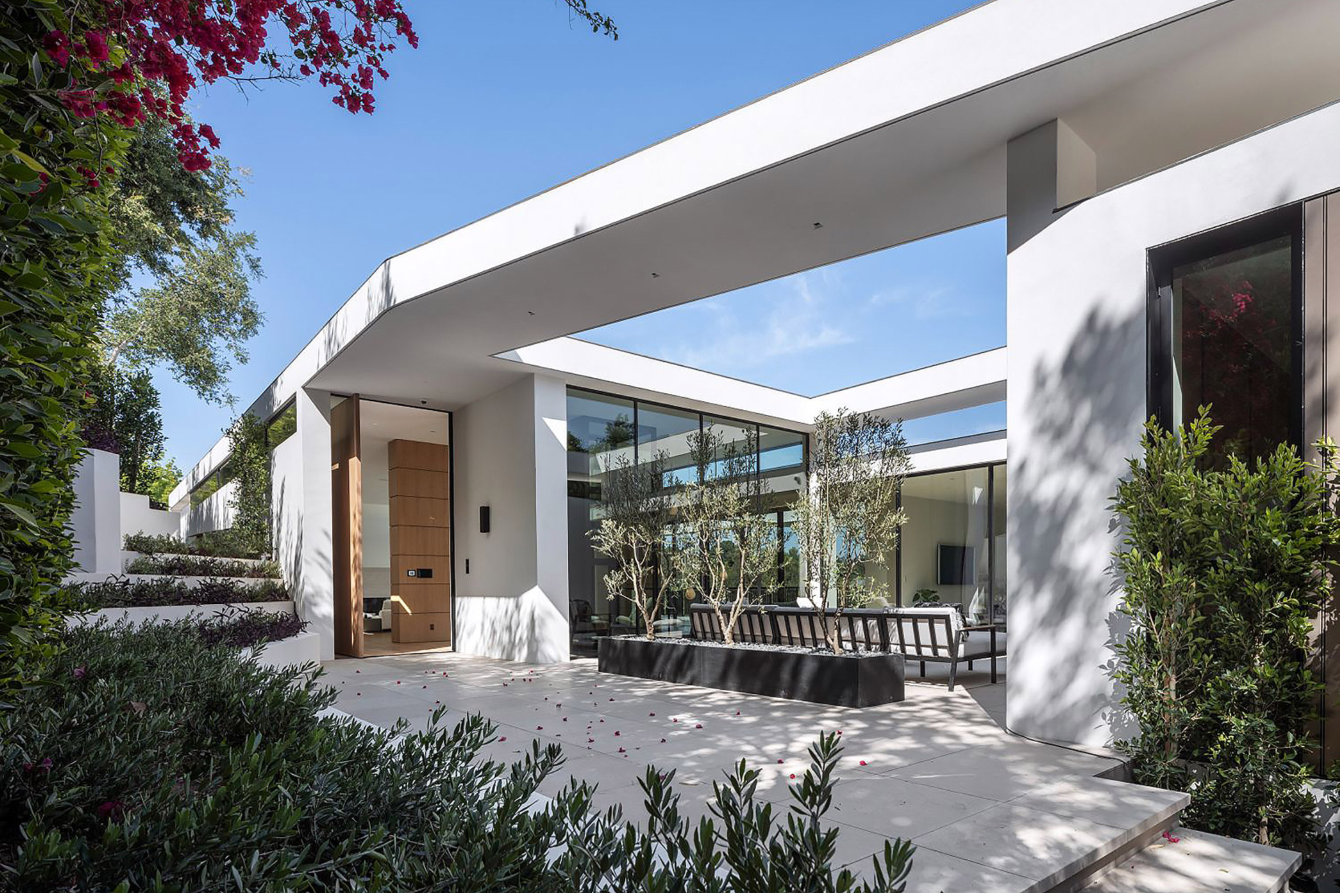 Bel-Air Country Club House | Uncrate