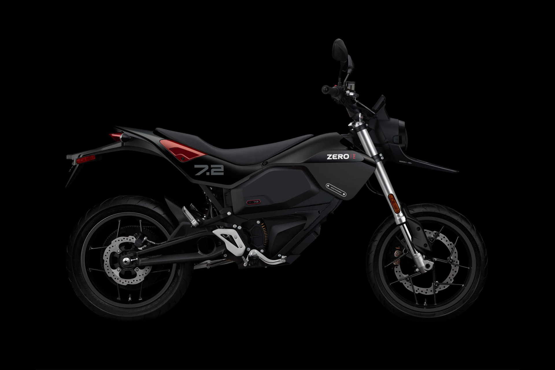 Черный мотоцикл Zero FXE 2023 года