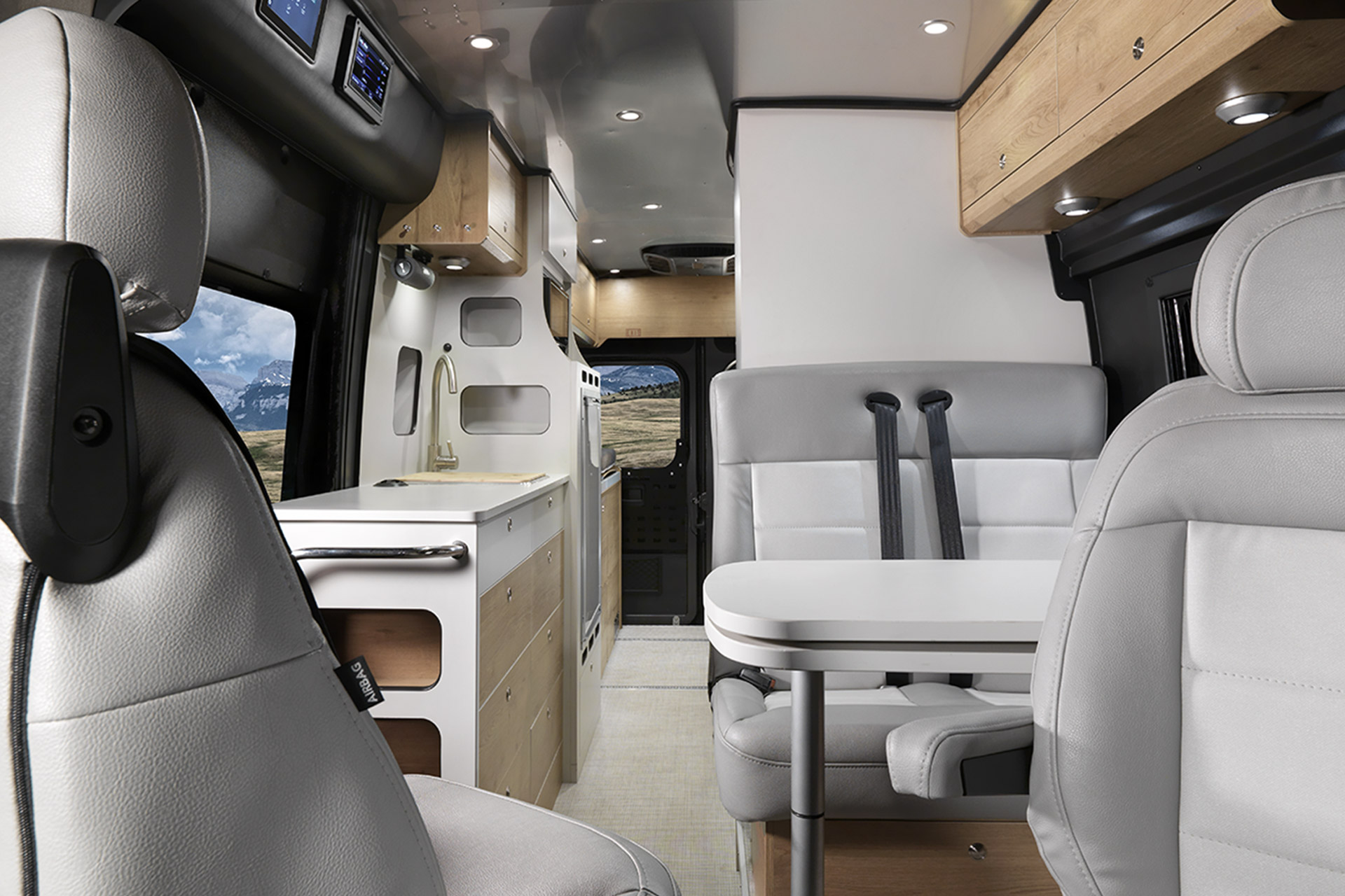 Автодом Airstream 280 бус