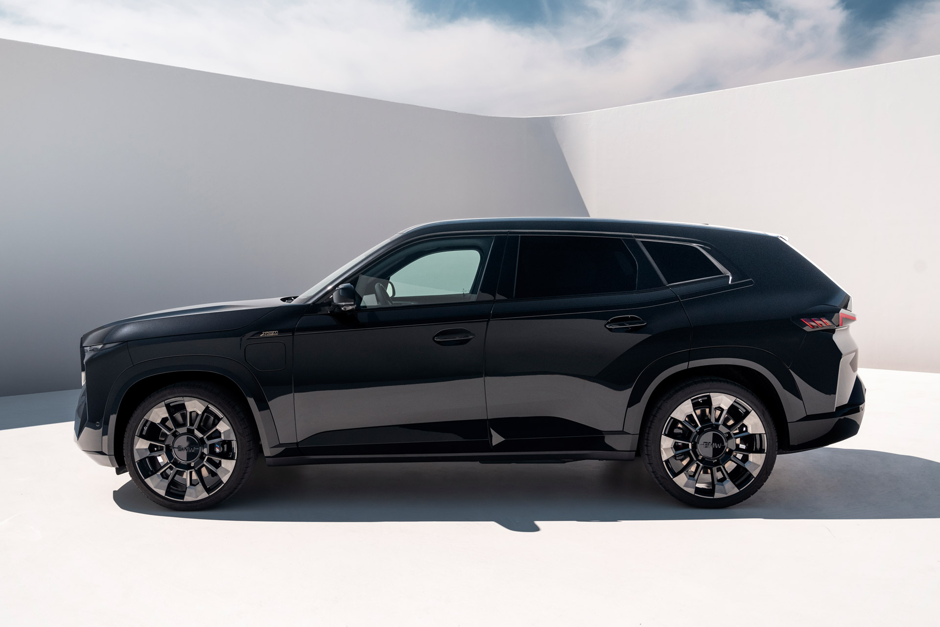 BMW XM SUV | Uncrate