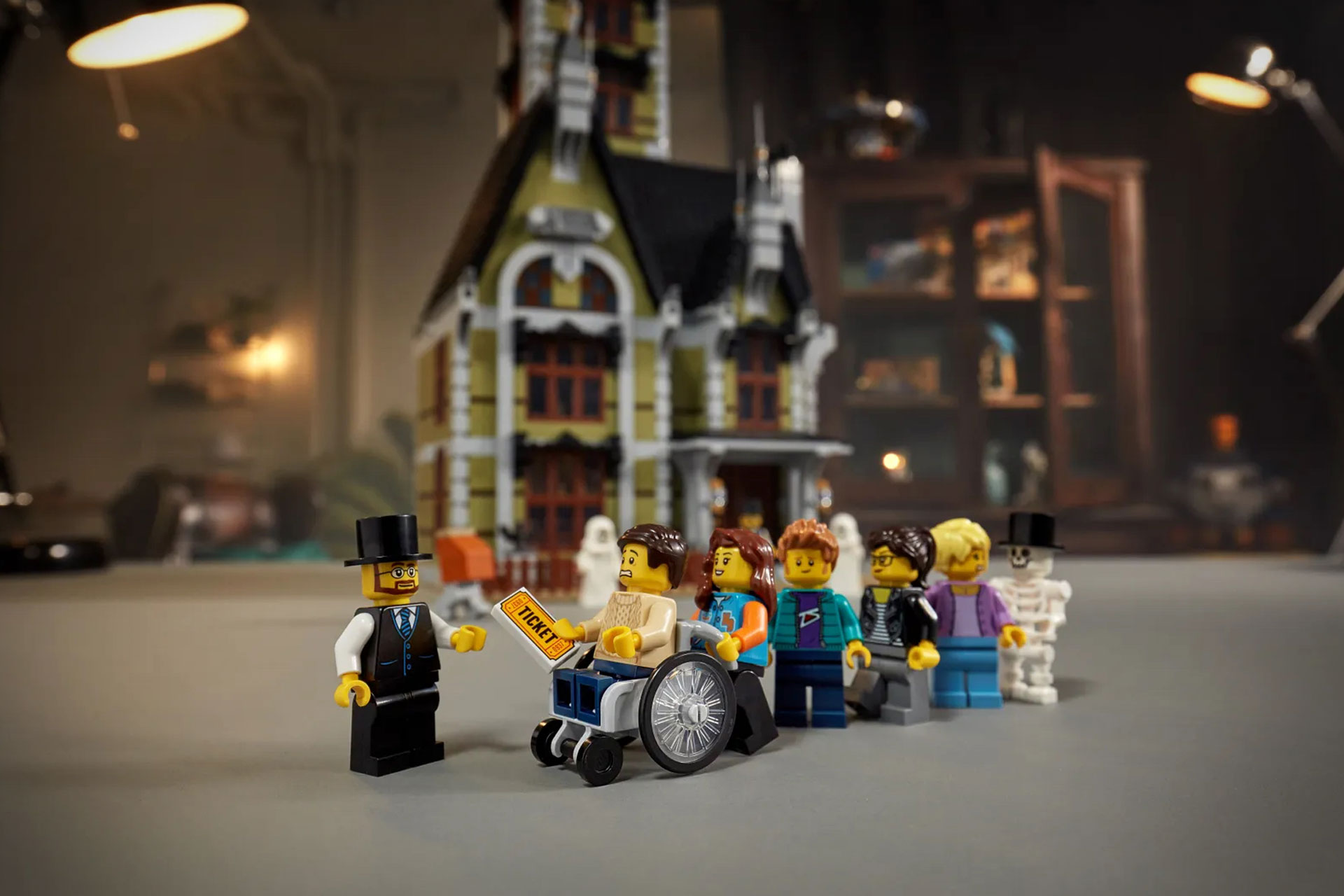 LEGO Haunted House | Uncrate