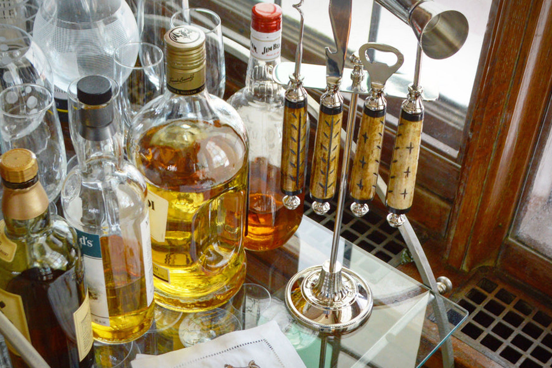 バッファローボーンバーセット Uncrate