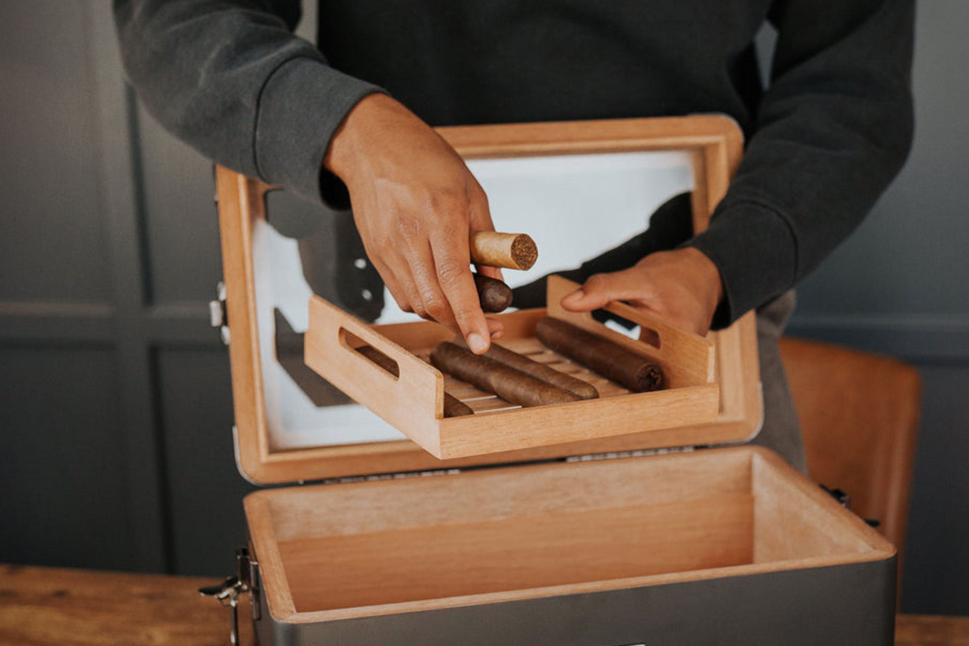 Klaro Military Edition Humidor Uncrate