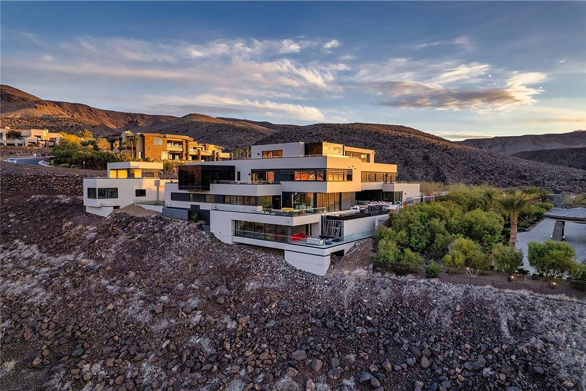 Dragon Ridge House Uncrate