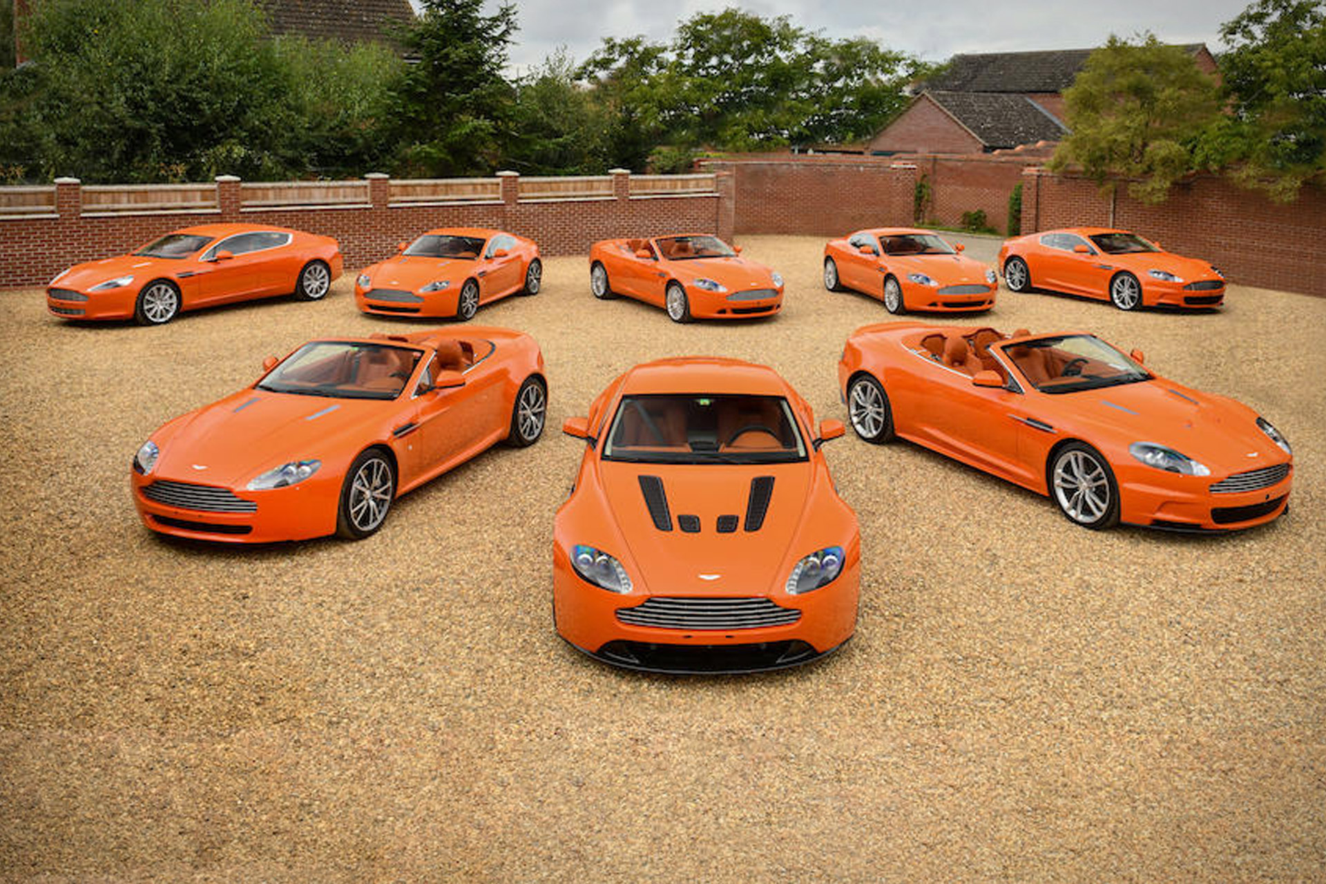 Оранжевая коллекция Aston Martin