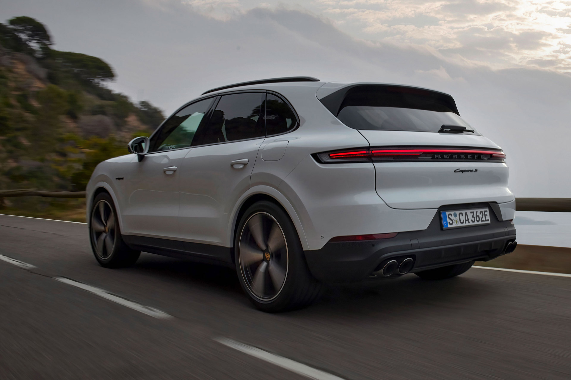 2024 Porsche Cayenne S EHybrid SUV Uncrate