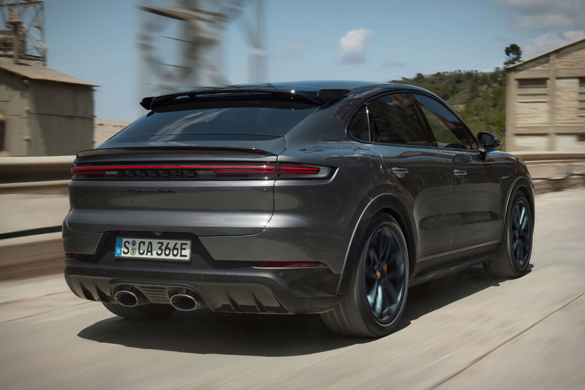 2024 Porsche Cayenne Turbo E-Hybrid SUV | Uncrate