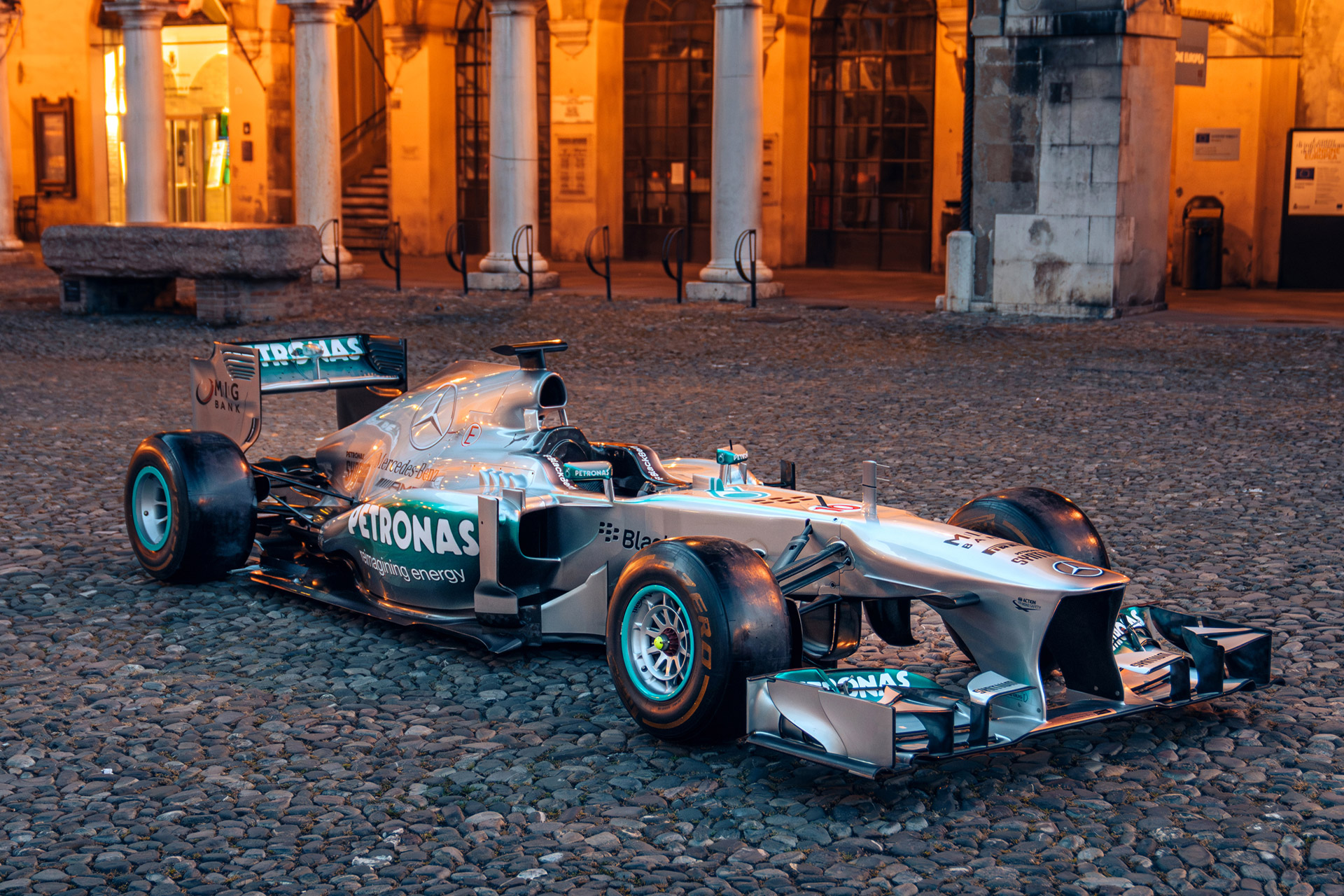 Гоночный автомобиль Mercedes-AMG Petronas F1 2013 года Льюиса Хэмилтона