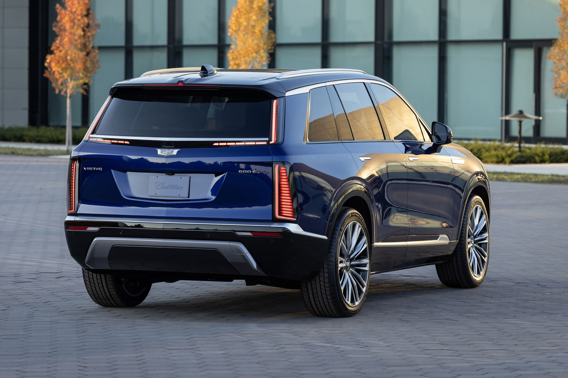 2026 Cadillac Vistiq Electric SUV | Uncrate