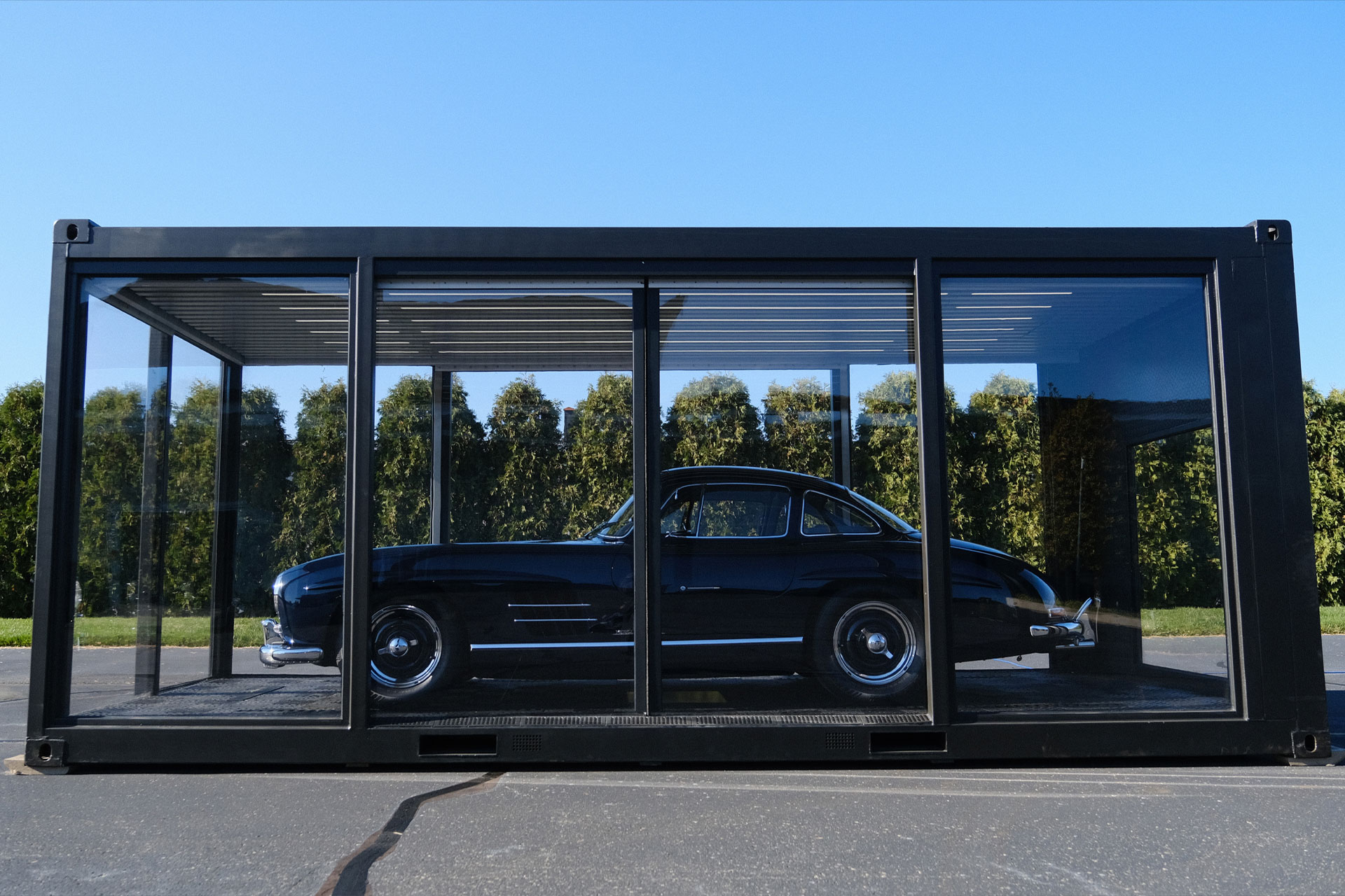 Cartainers Ceres 001 Automotive Display Uncrate