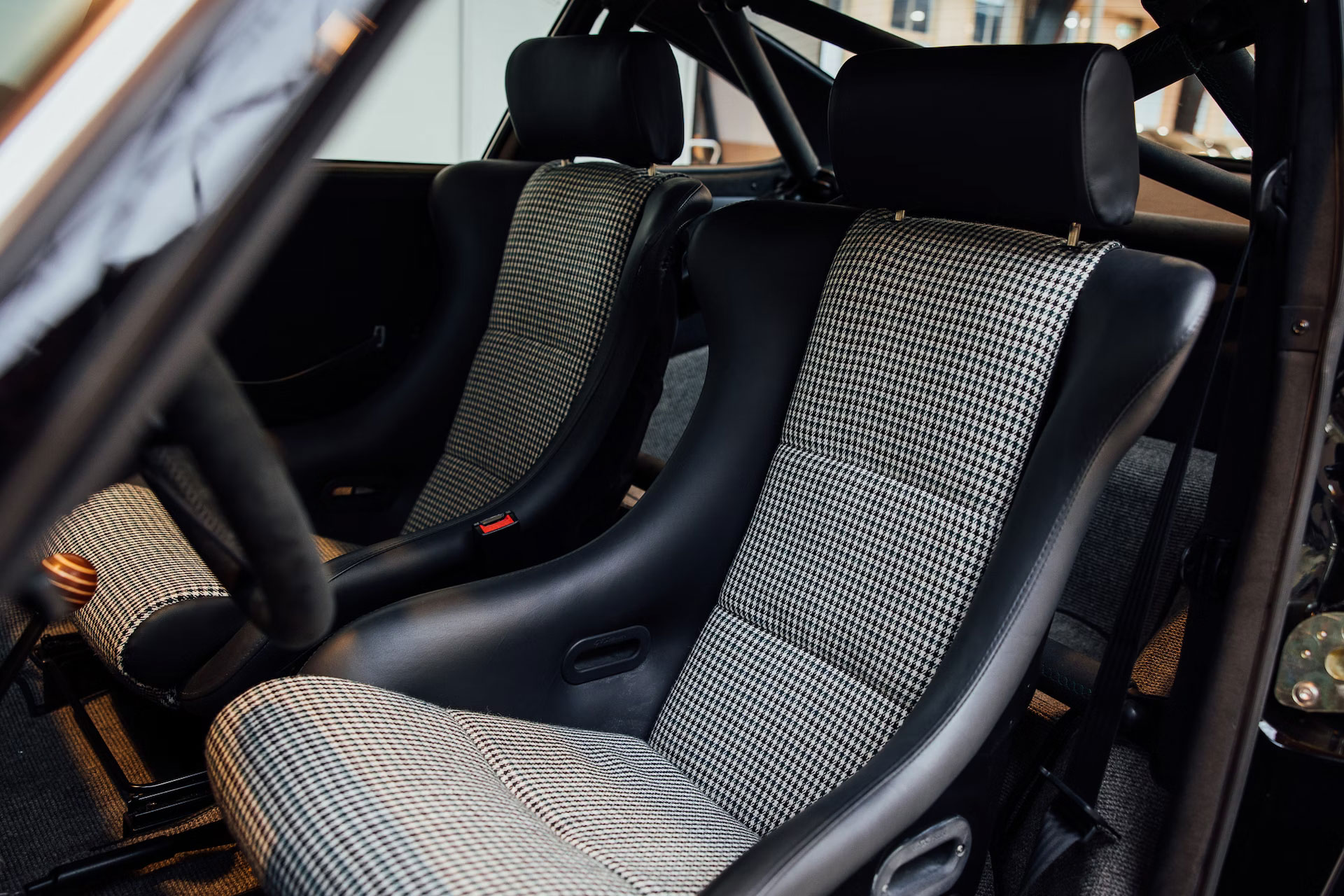 Antidate Antidate de style Porsche 911 RSR 1988 | Uncrate