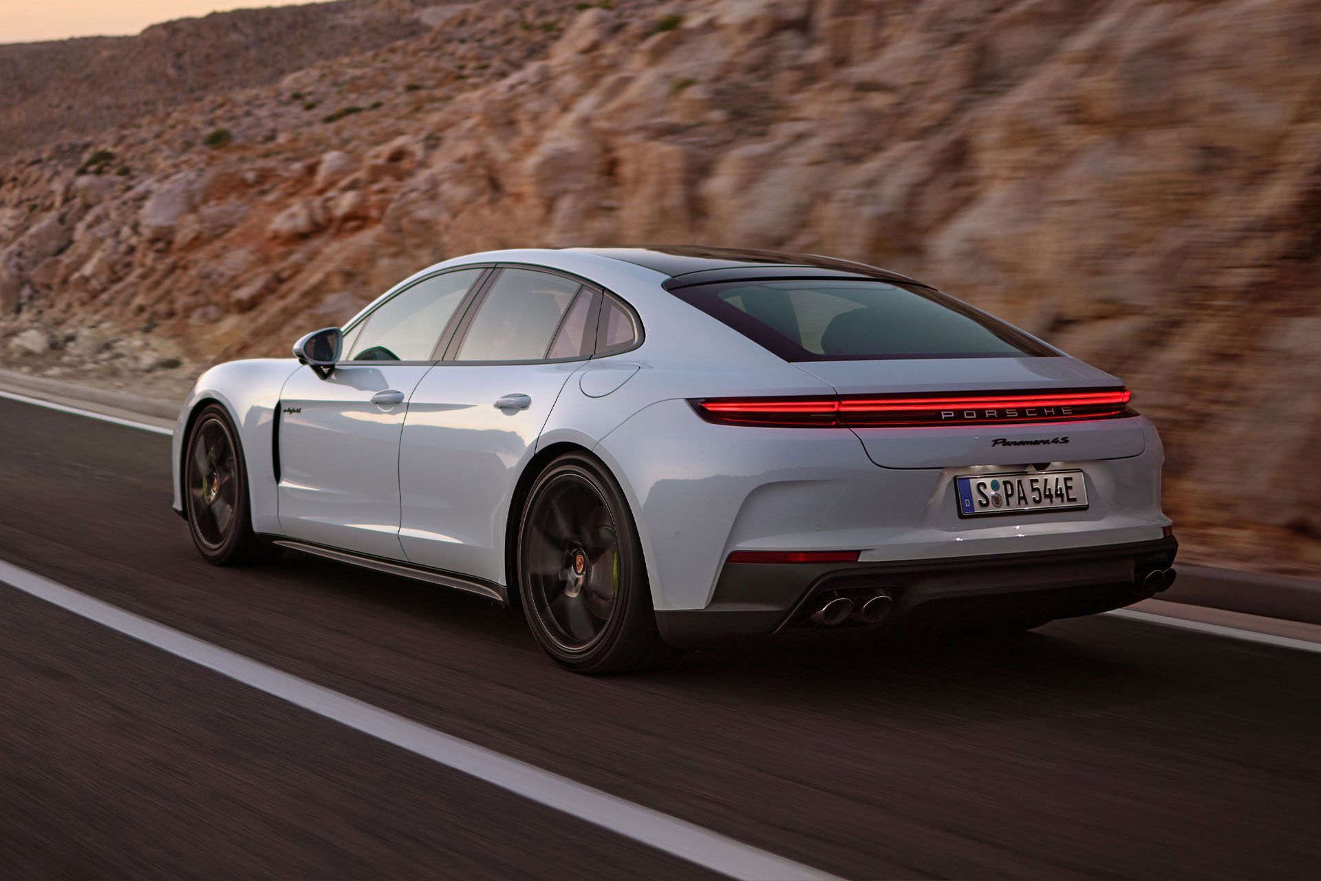 Porsche Panamera 4 4S E Hybrid Sedans Uncrate Porsche Panamera 4 4S E Hybrid Sedans Uncrate