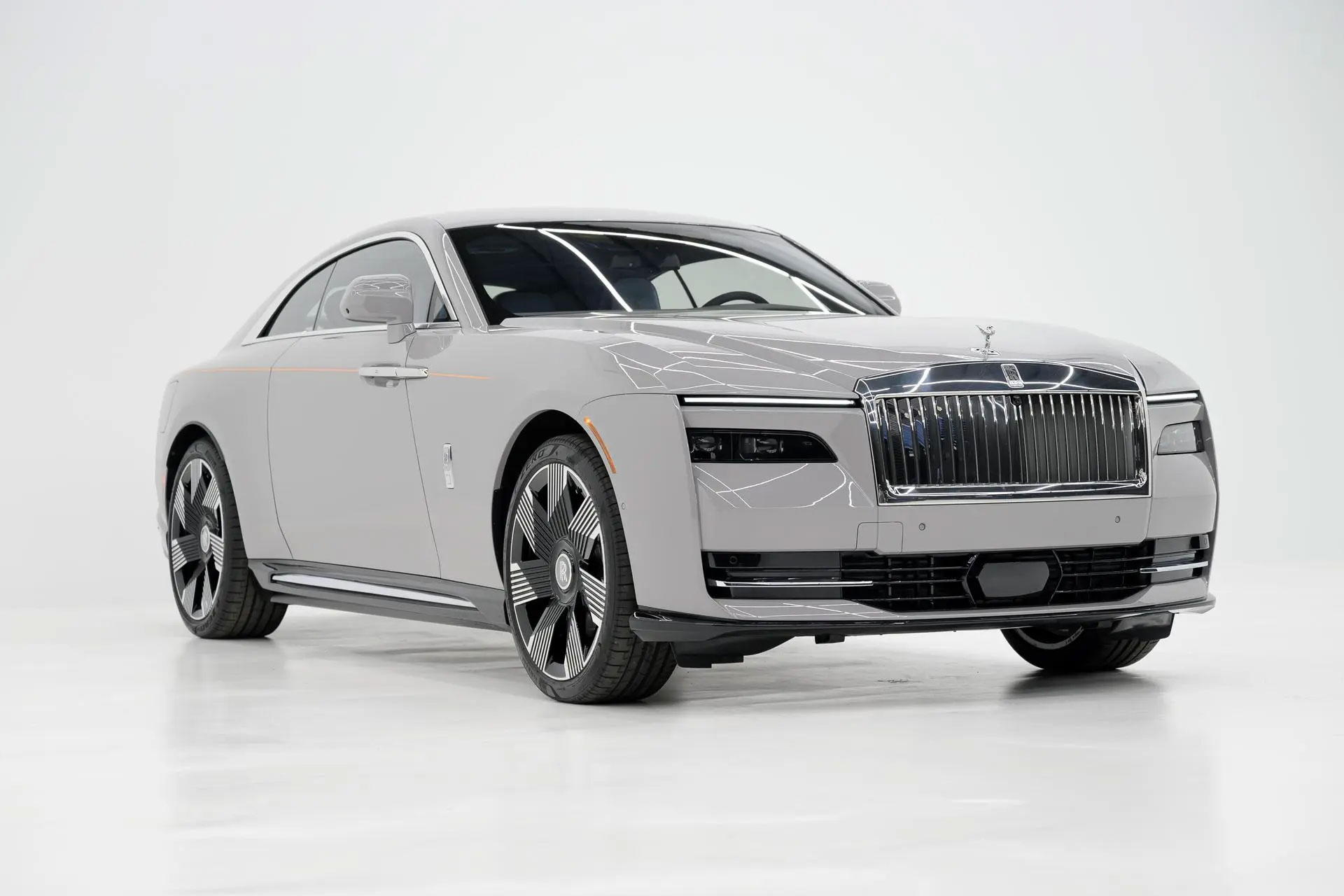 Пакет запуска электромобиля Rolls-Royce Spectre 2024 года