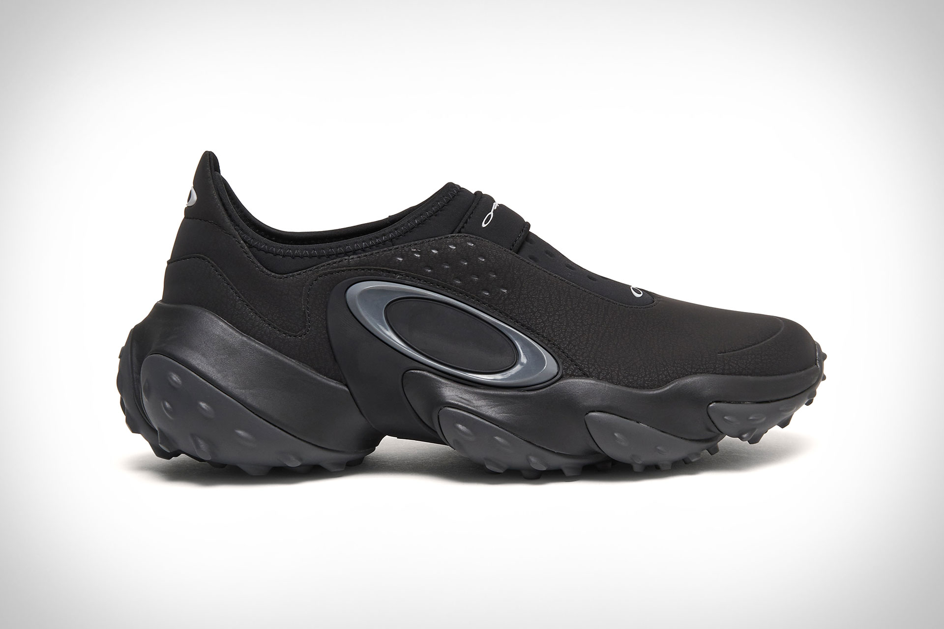 Oakley Edge Icon ブラック スニーカーファッション - 靴