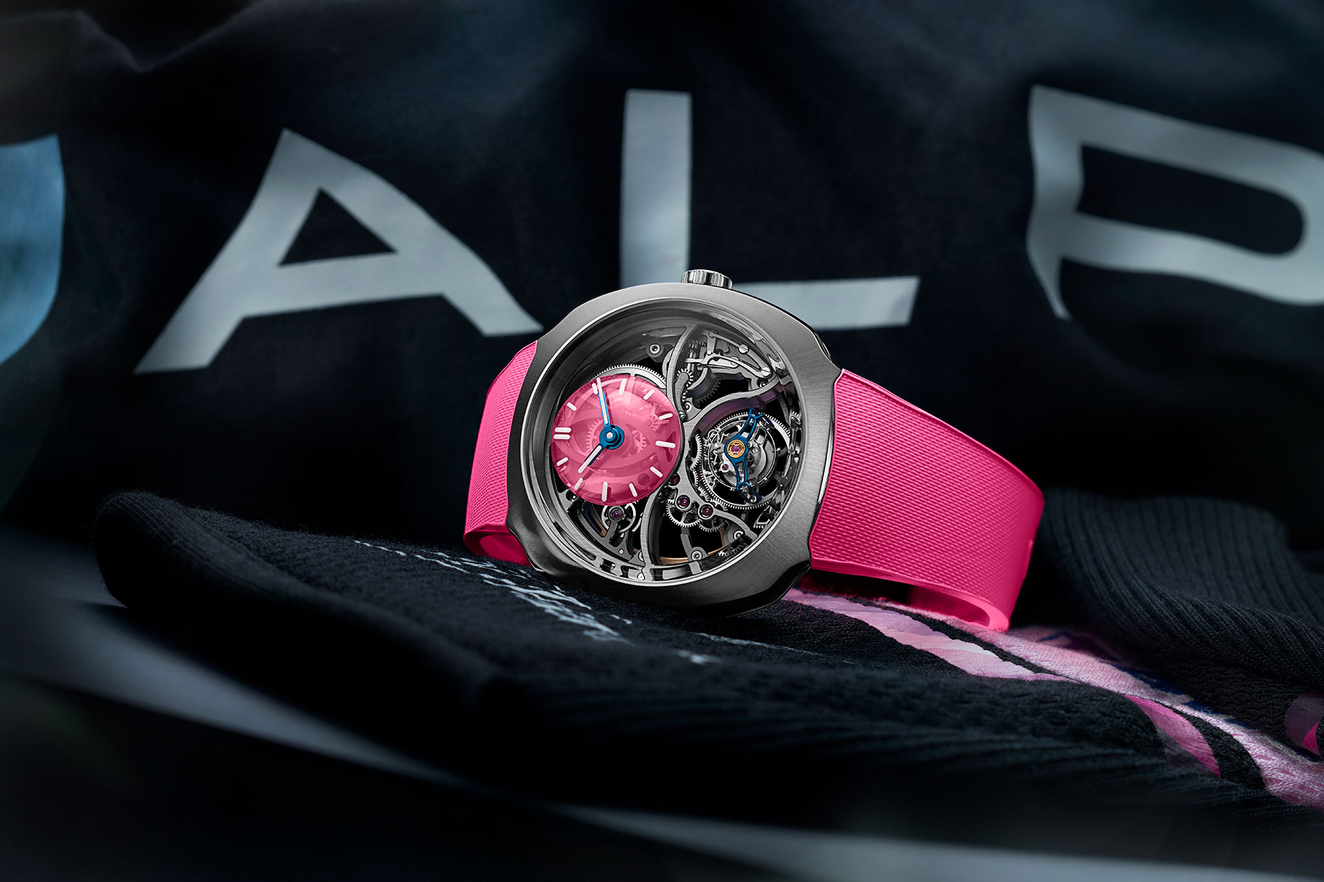 Розовые часы H. Moser & Cie. X Alpine Streamliner Skeleton Tourbillon