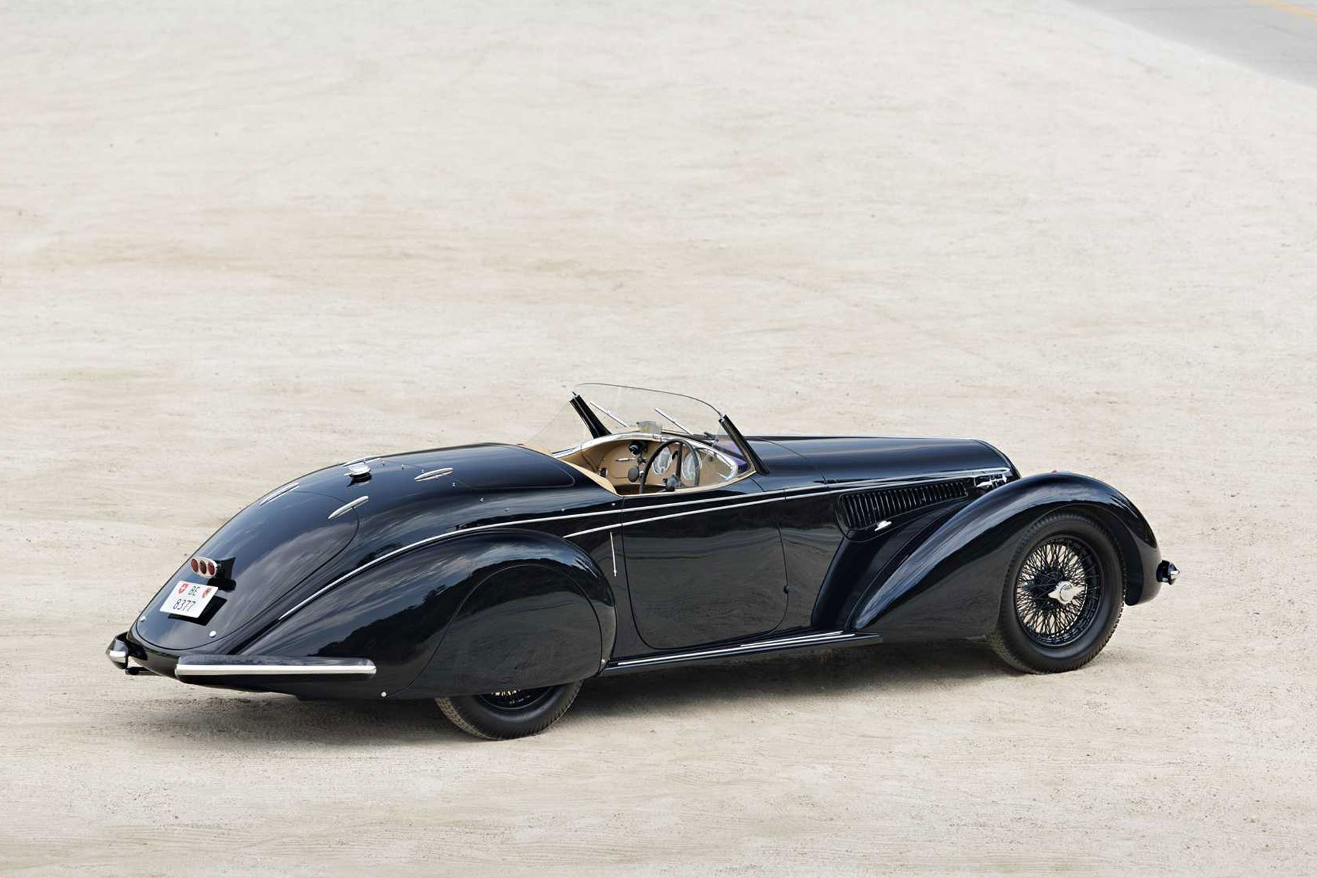 アルファロメオ８C ブラック 1/24 アルファロメオ コンペティツィオーネ Alfa Romeo 8C