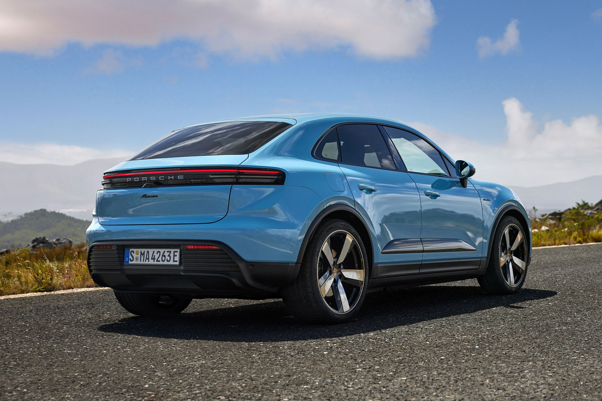 2025 Porsche Macan 4S EV Uncrate